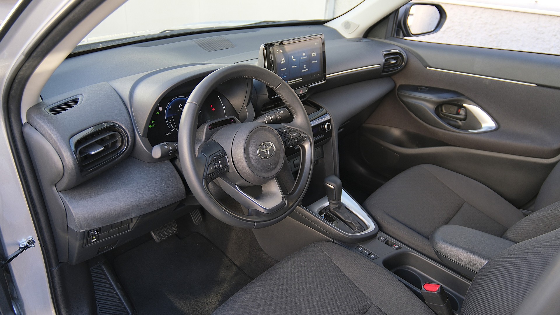 TOYOTA Yaris Cross 1.5 Trend e-CVT-showroom-element-2