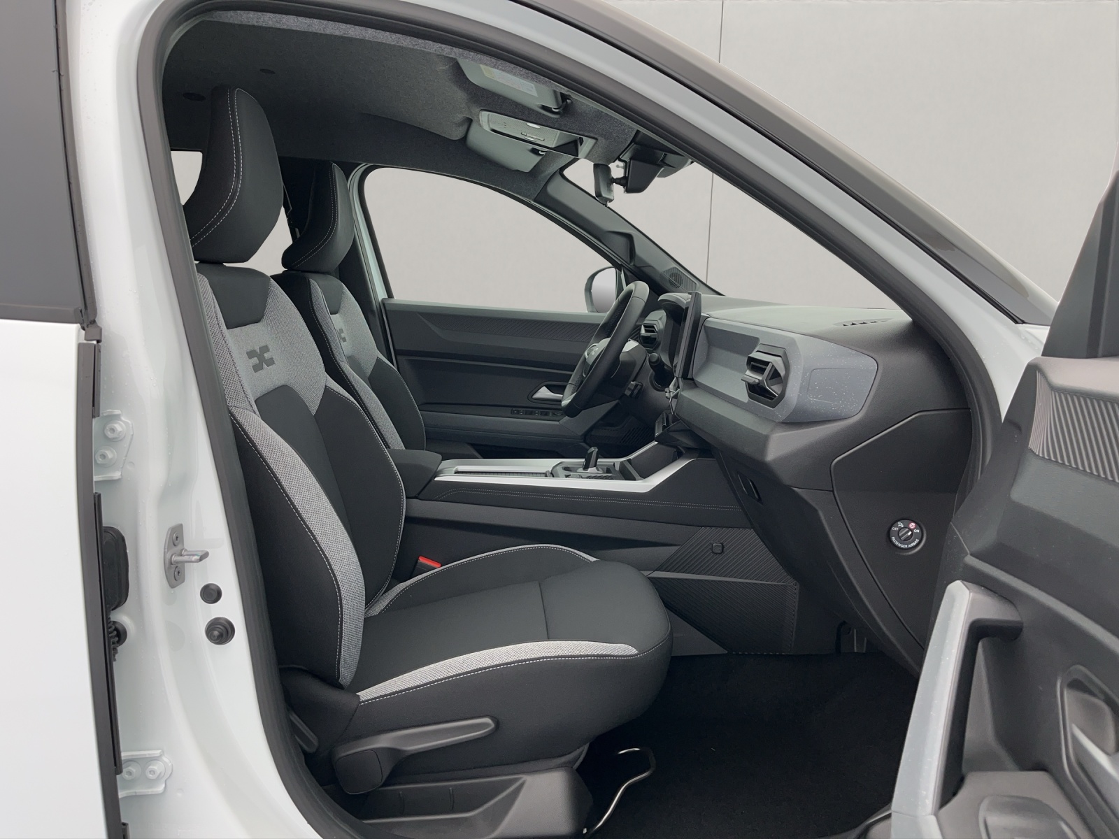 DACIA Bigster 1.8 Hybrid Journey-image-15