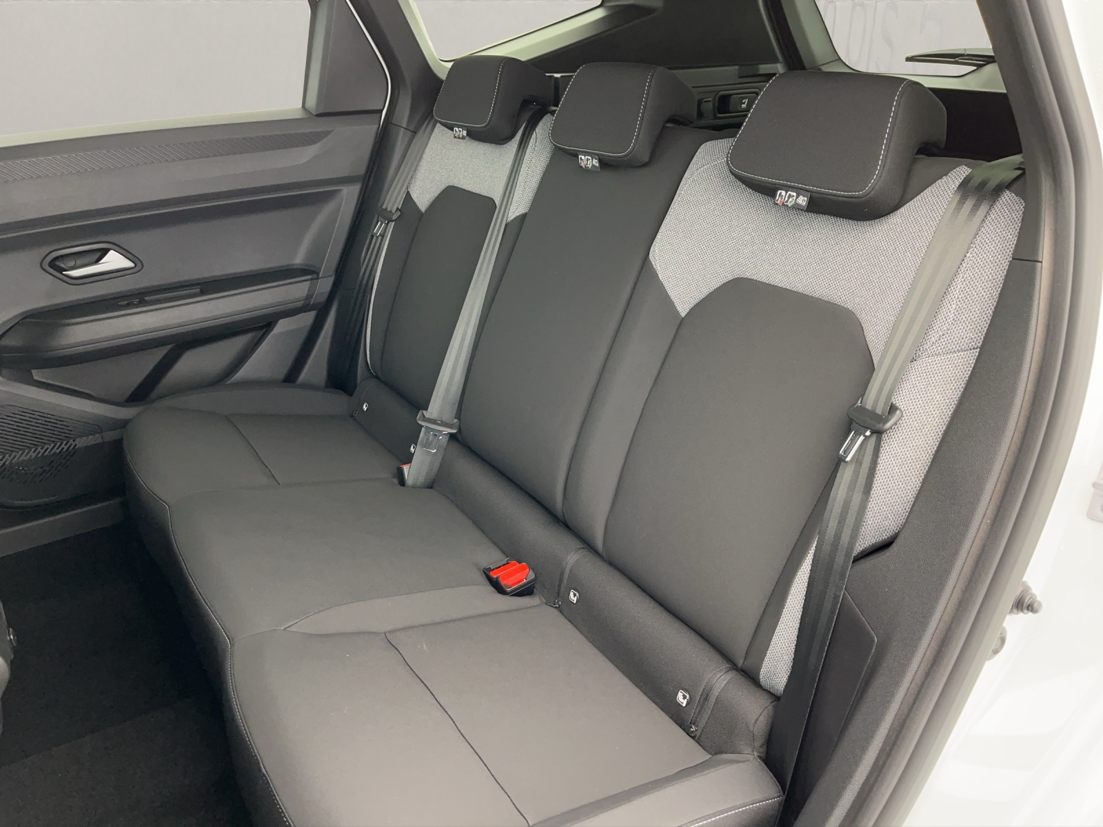 DACIA Bigster 1.8 Hybrid Journey-image-16