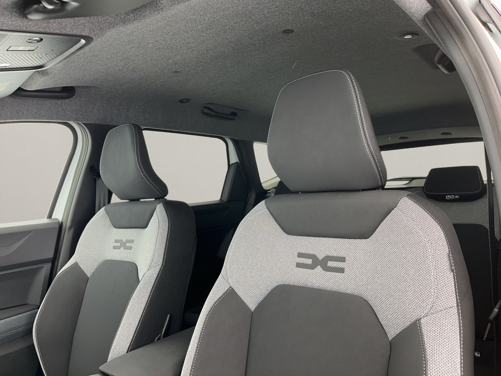 DACIA Bigster 1.8 Hybrid Journey-image-14