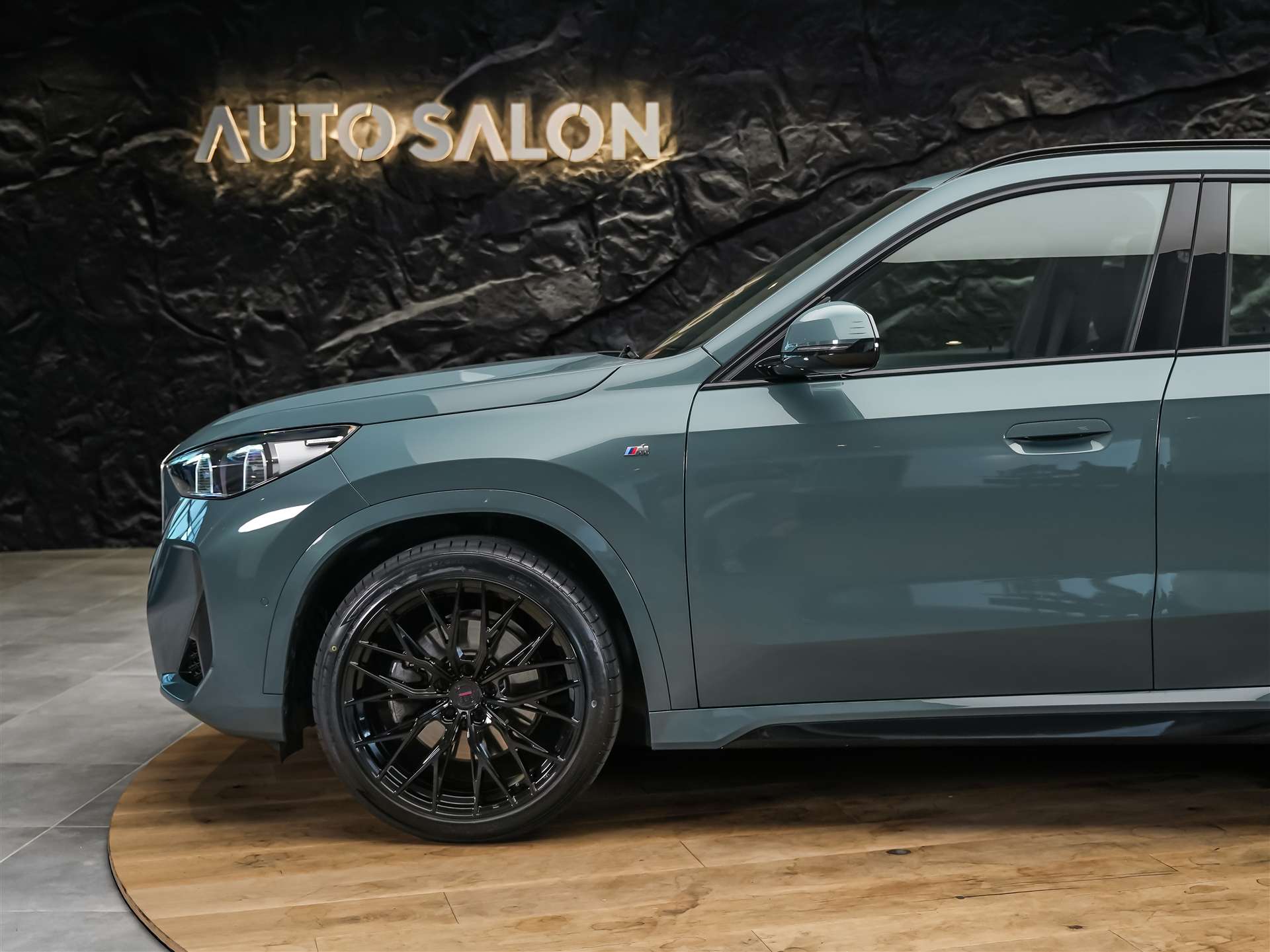 BMW X1 xDrive 23i M Sport *20" Felgen*Abstandstempomat*AHK*-image-15