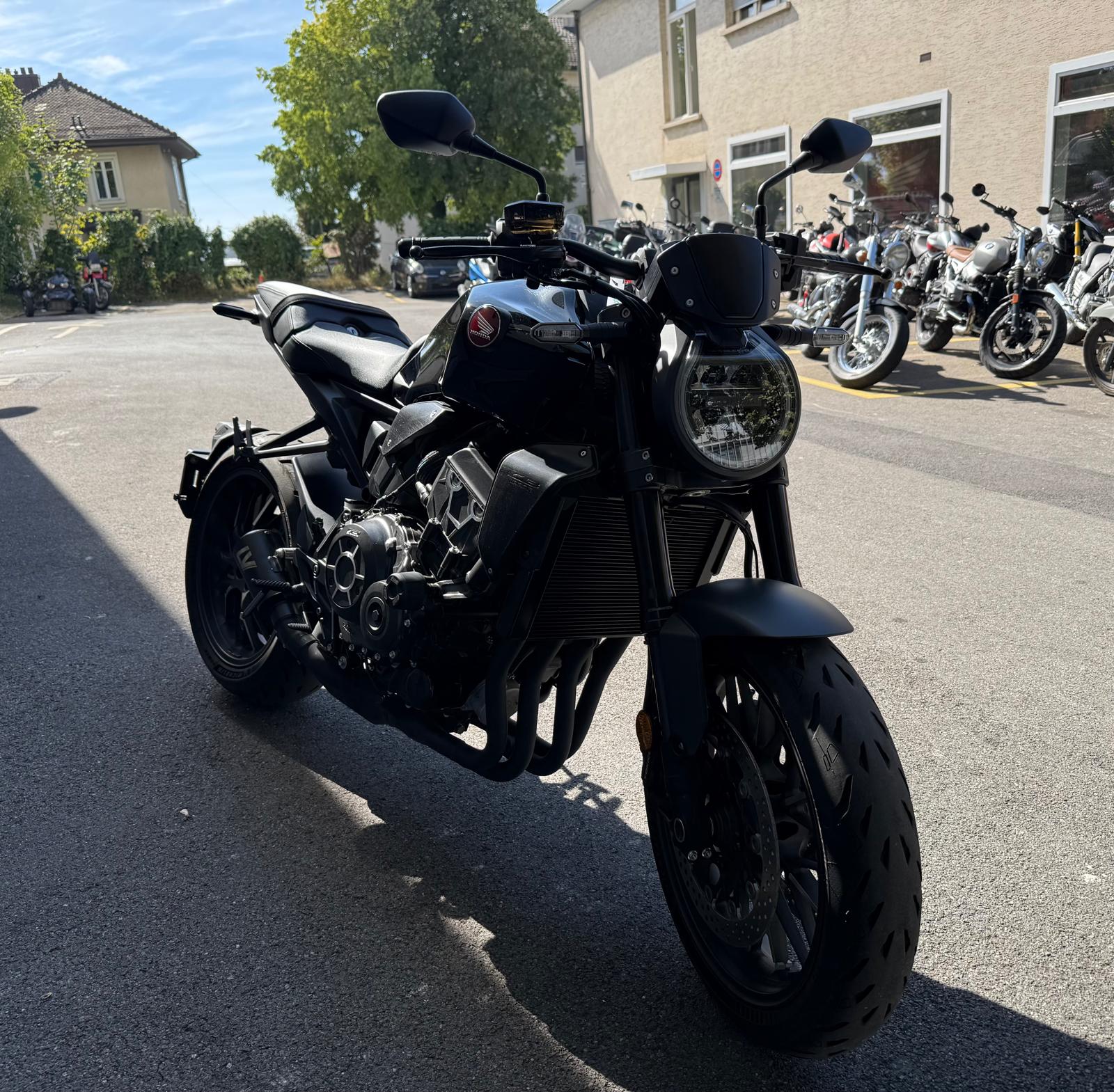 HONDA CB 1000 R Black Edition-image-1
