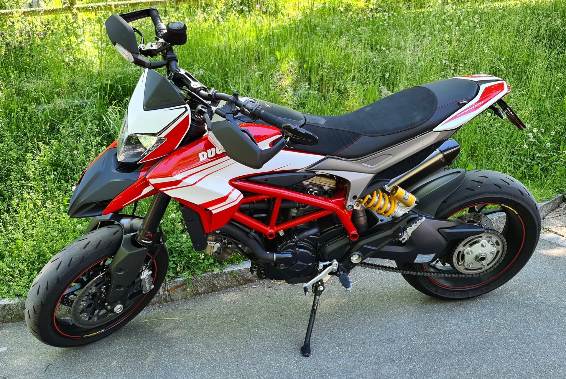 DUCATI Hypermotard 821 SP-image-4