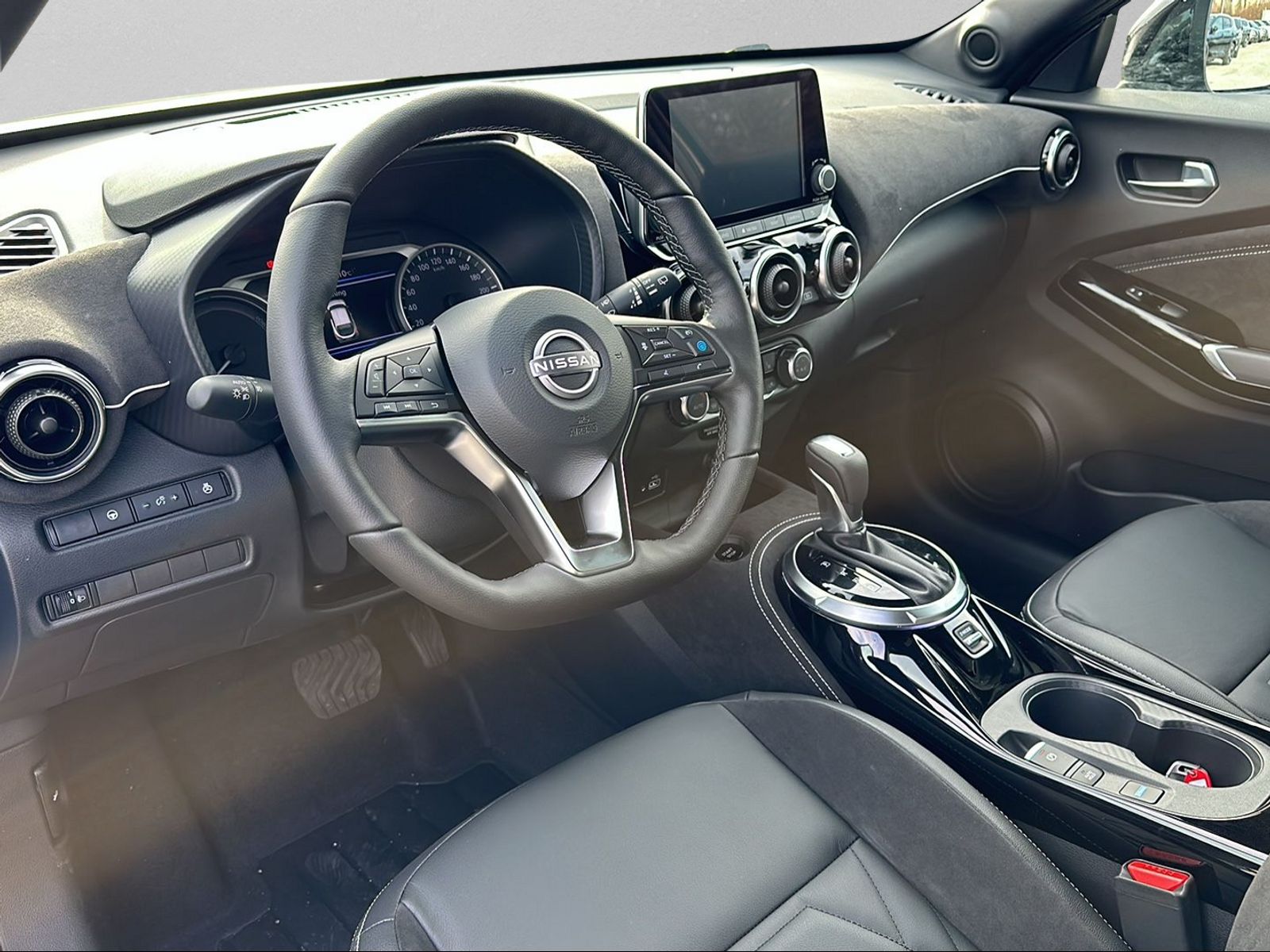 NISSAN Juke 1.6 Hybrid N-Design Automat-image-4