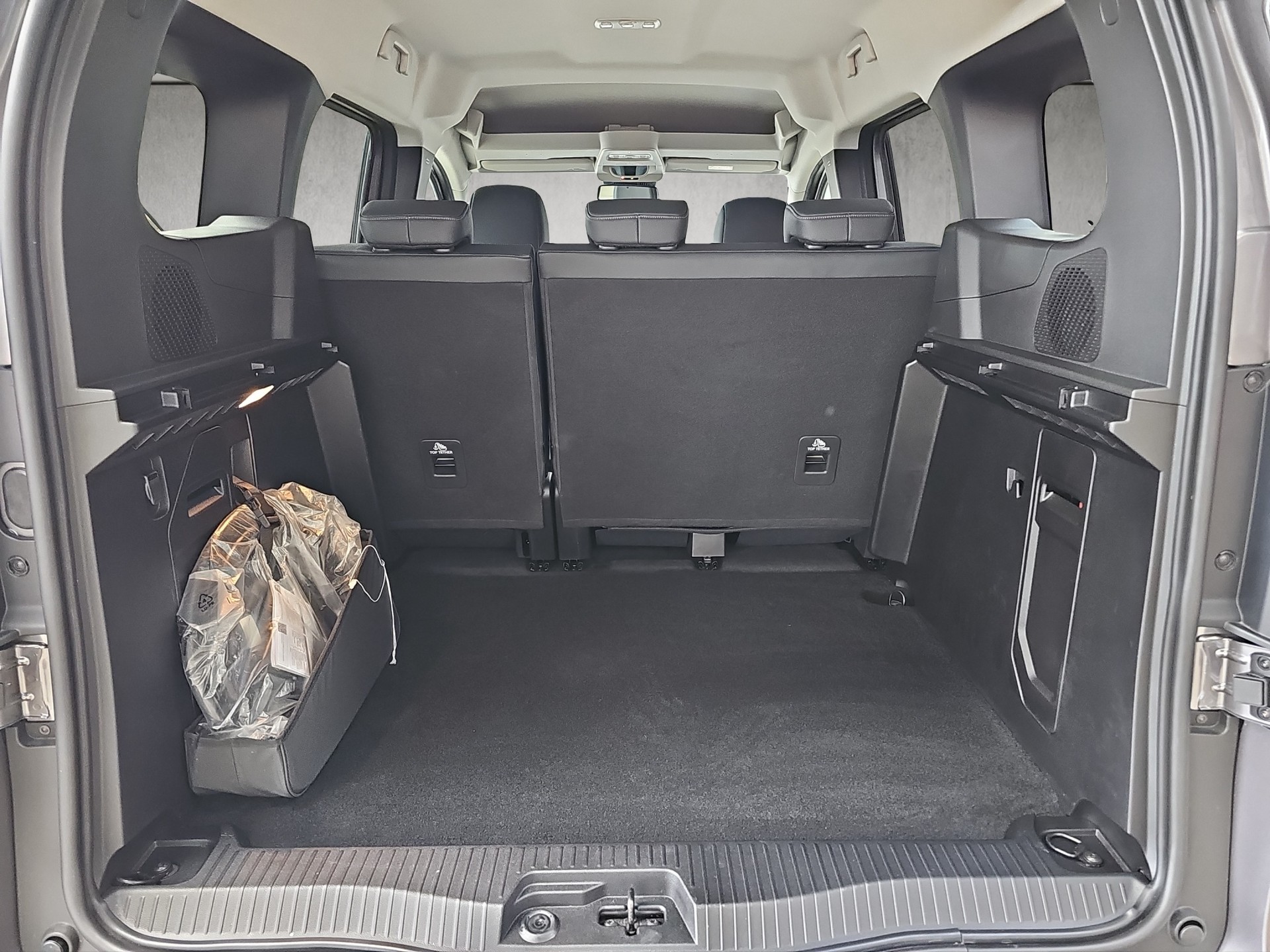 MERCEDES-BENZ EQT Standard-image-7