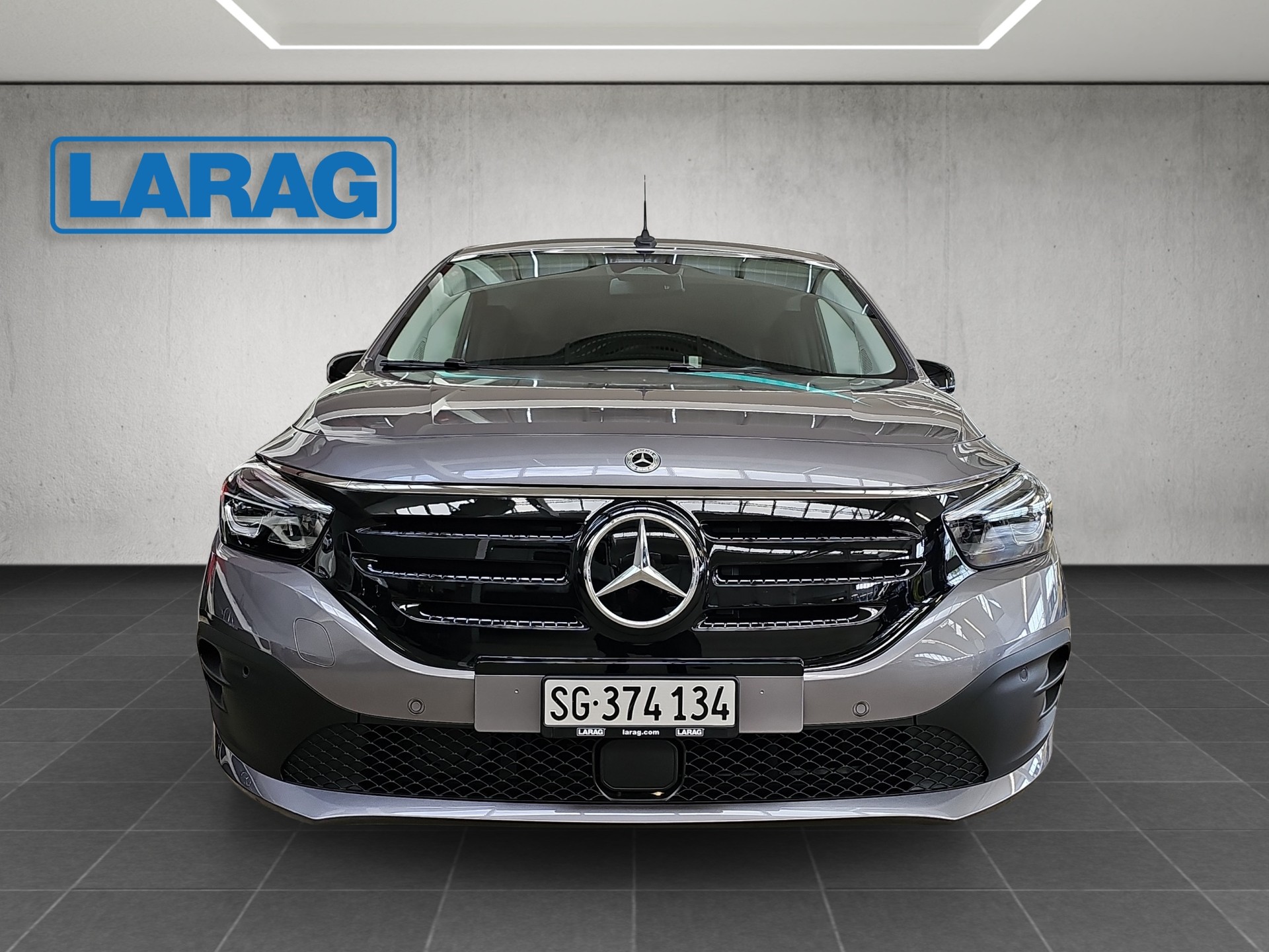 MERCEDES-BENZ EQT Standard-image-1