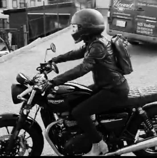 TRIUMPH Street Twin 900 i-image-1