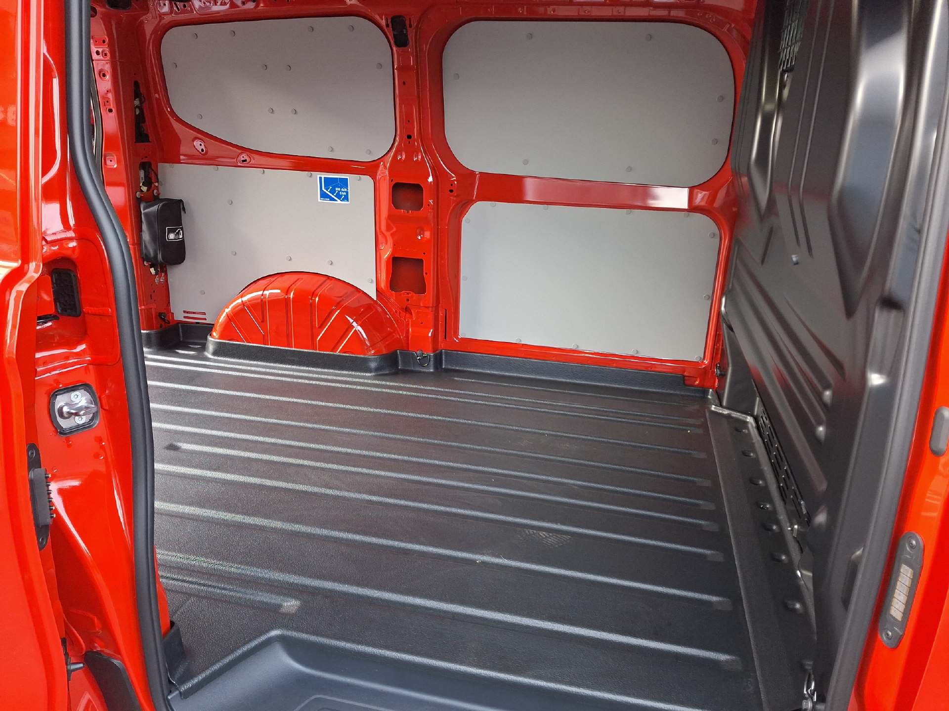 FORD Transit Custom Van 300 L1 2.0 EcoBlue 136 PS Trend-image-12