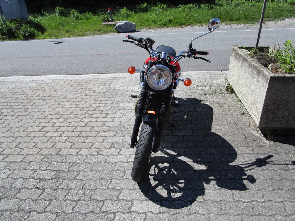 TRIUMPH Bonneville 900 i-image-2