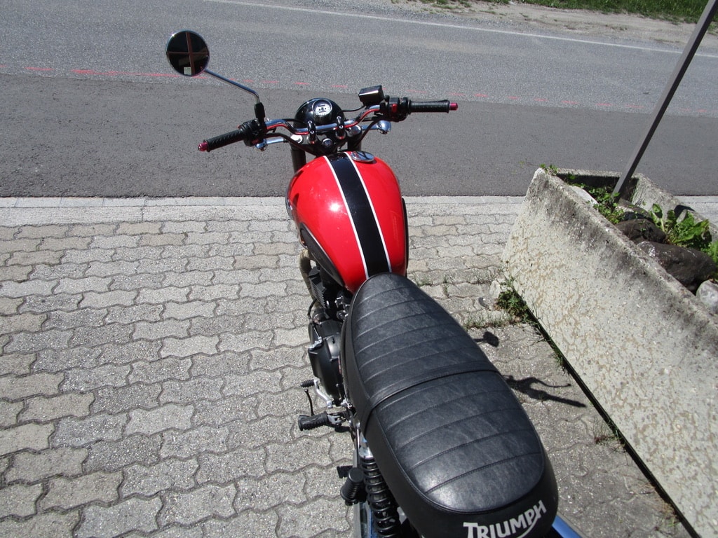 TRIUMPH Bonneville 900 i-image-5