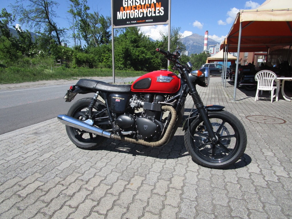 TRIUMPH Bonneville 900 i-image-0