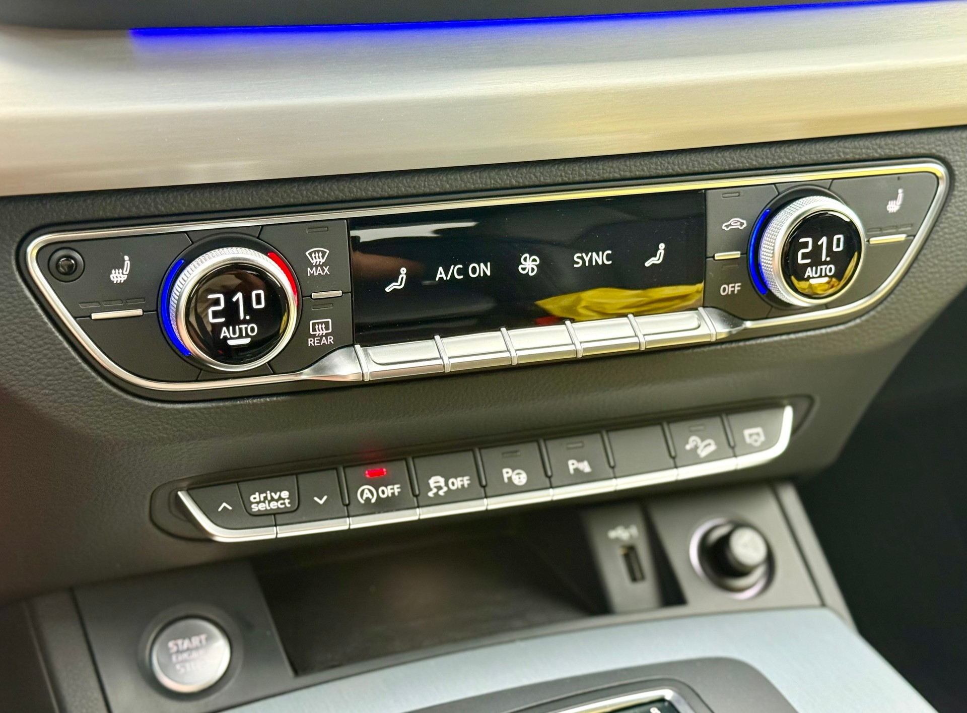 AUDI Q5 3.0 TDI sport quattro *S LINE*-image-28