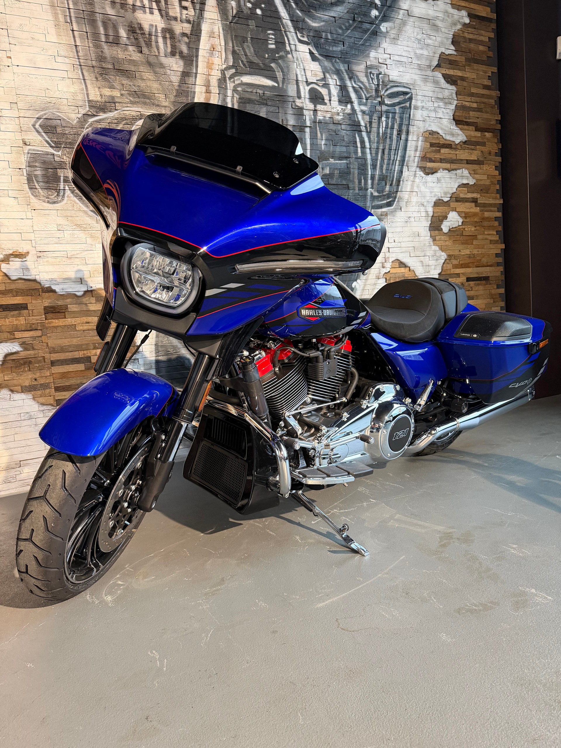HARLEY-DAVIDSON FLHXSE Street Glide CVO 121-image-1