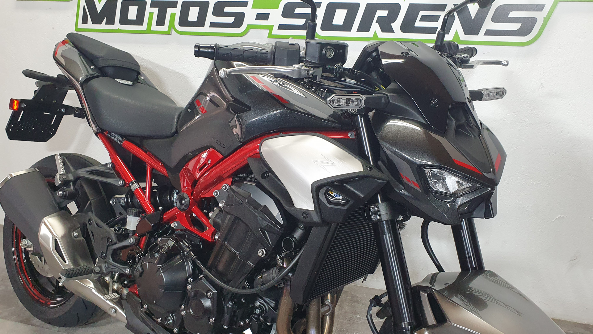 KAWASAKI Z 900-image-2