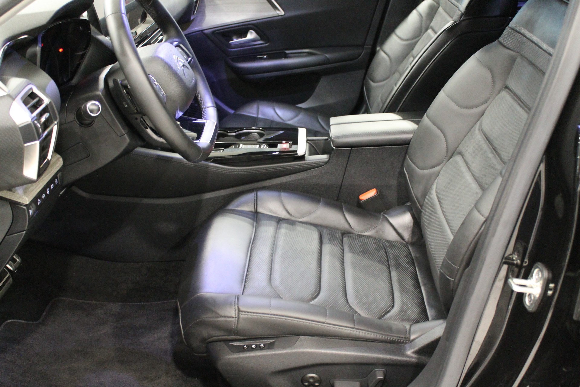CITROEN C5 X 1.6i PHEV Shine Pack e-EAT8-image-12