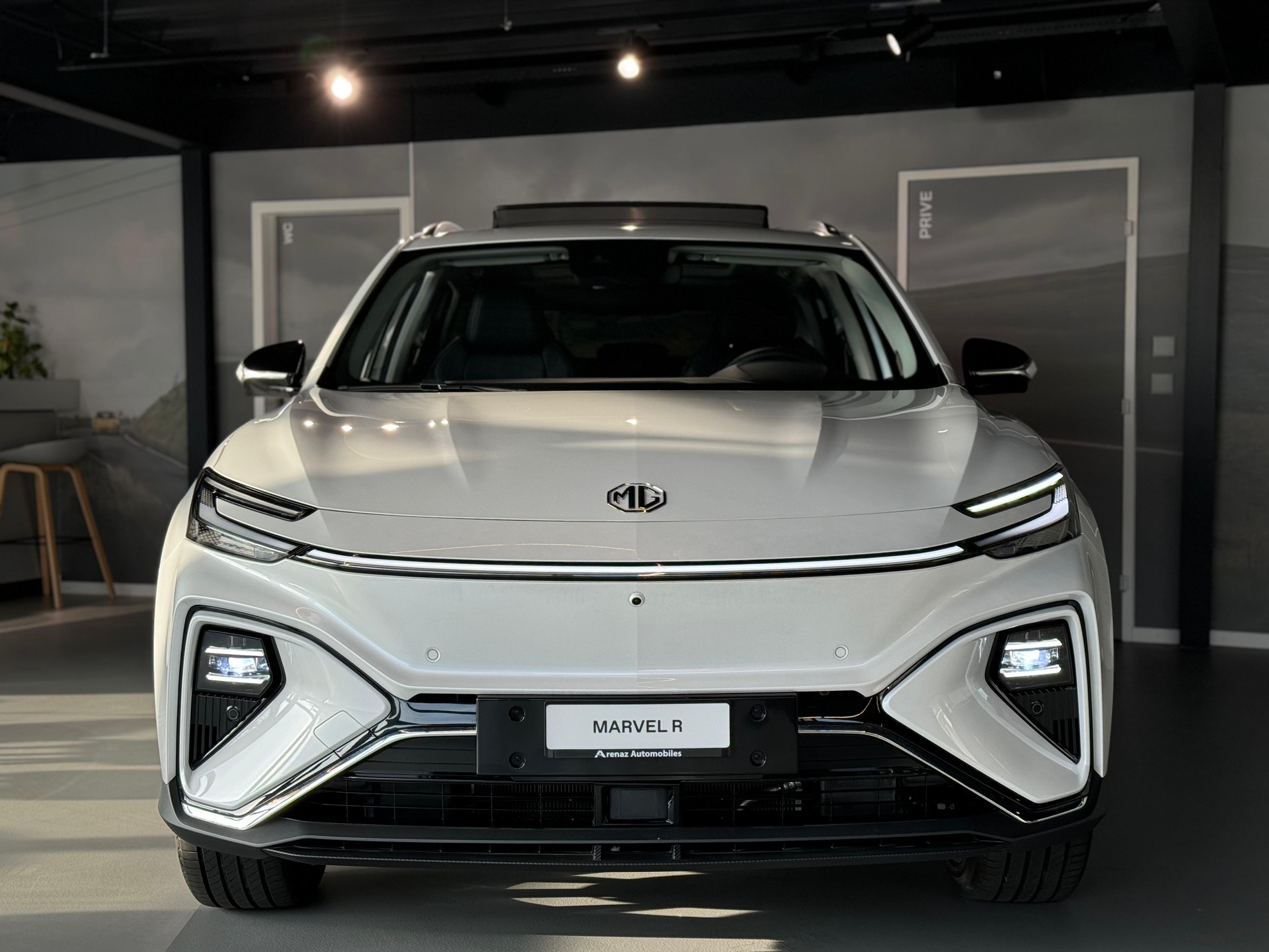 MG Marvel R Performance-showroom-element-2