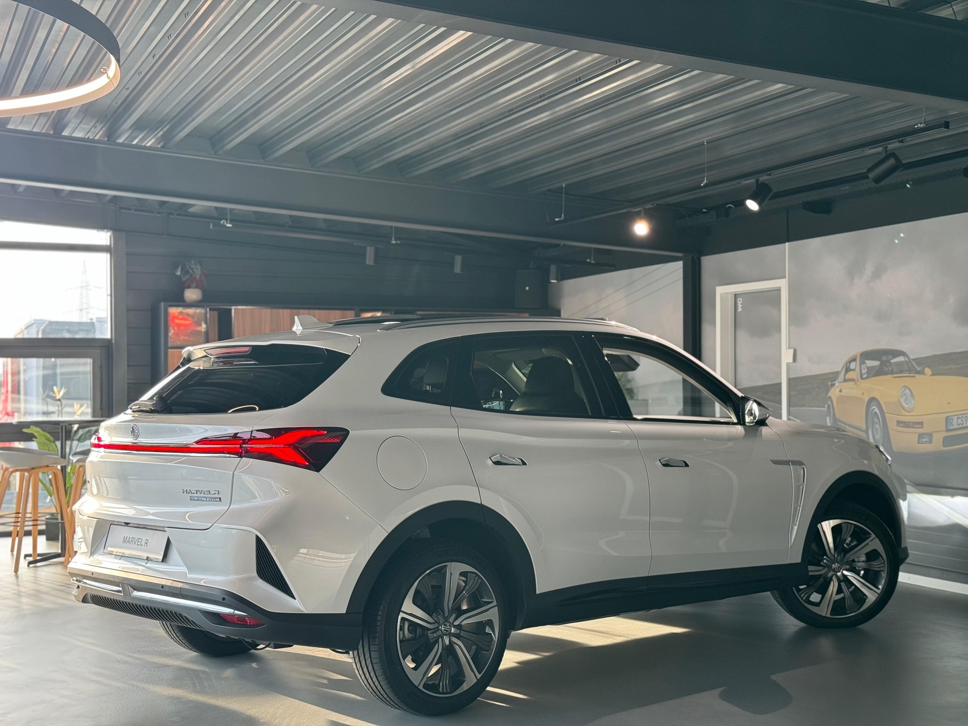 MG Marvel R Performance-showroom-element-1