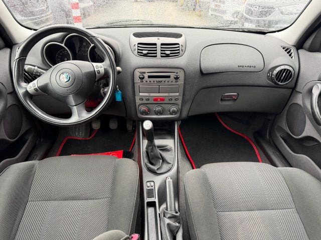 ALFA ROMEO 147 1.6 TS 16V Progression-image-10
