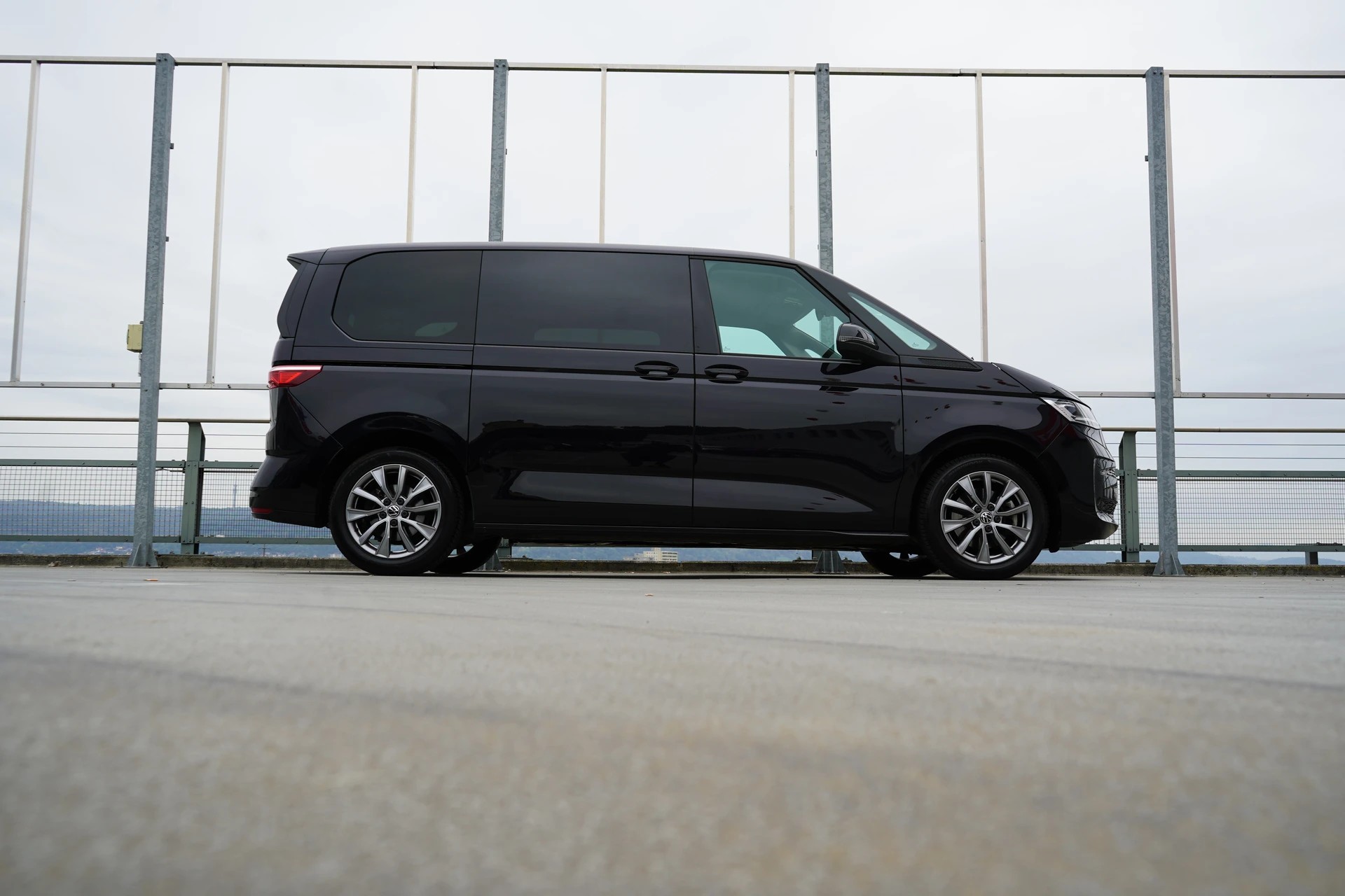 VW MULTIVAN 2.0 TSI LIFE SPORT BLACK DSG l 204 PS