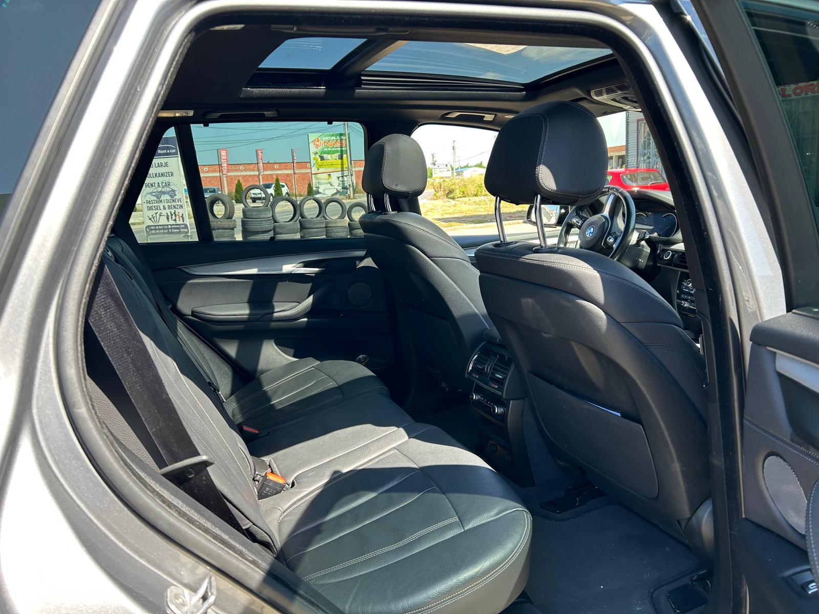 BMW X5 xDrive 30d Steptronic-image-12