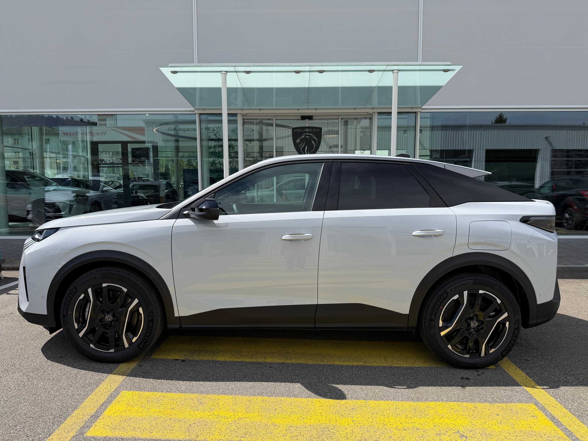 PEUGEOT 3008 e-Allure AWD