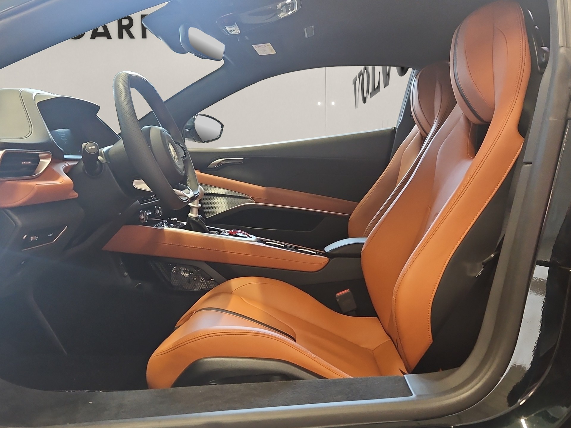 LOTUS Emira 3.5 V6 First Edition-image-6