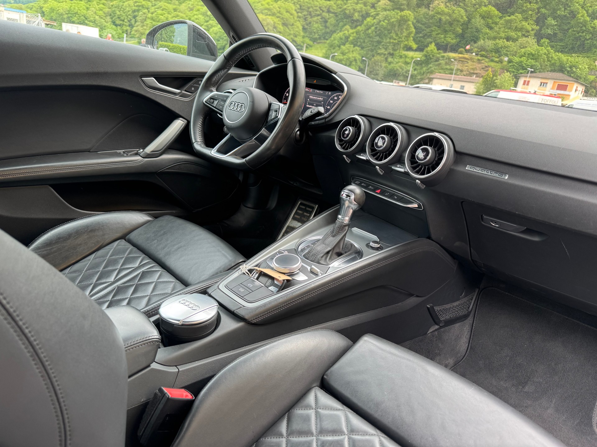 AUDI TT Coupé 2.0 TFSI quattro S-tronic-image-4