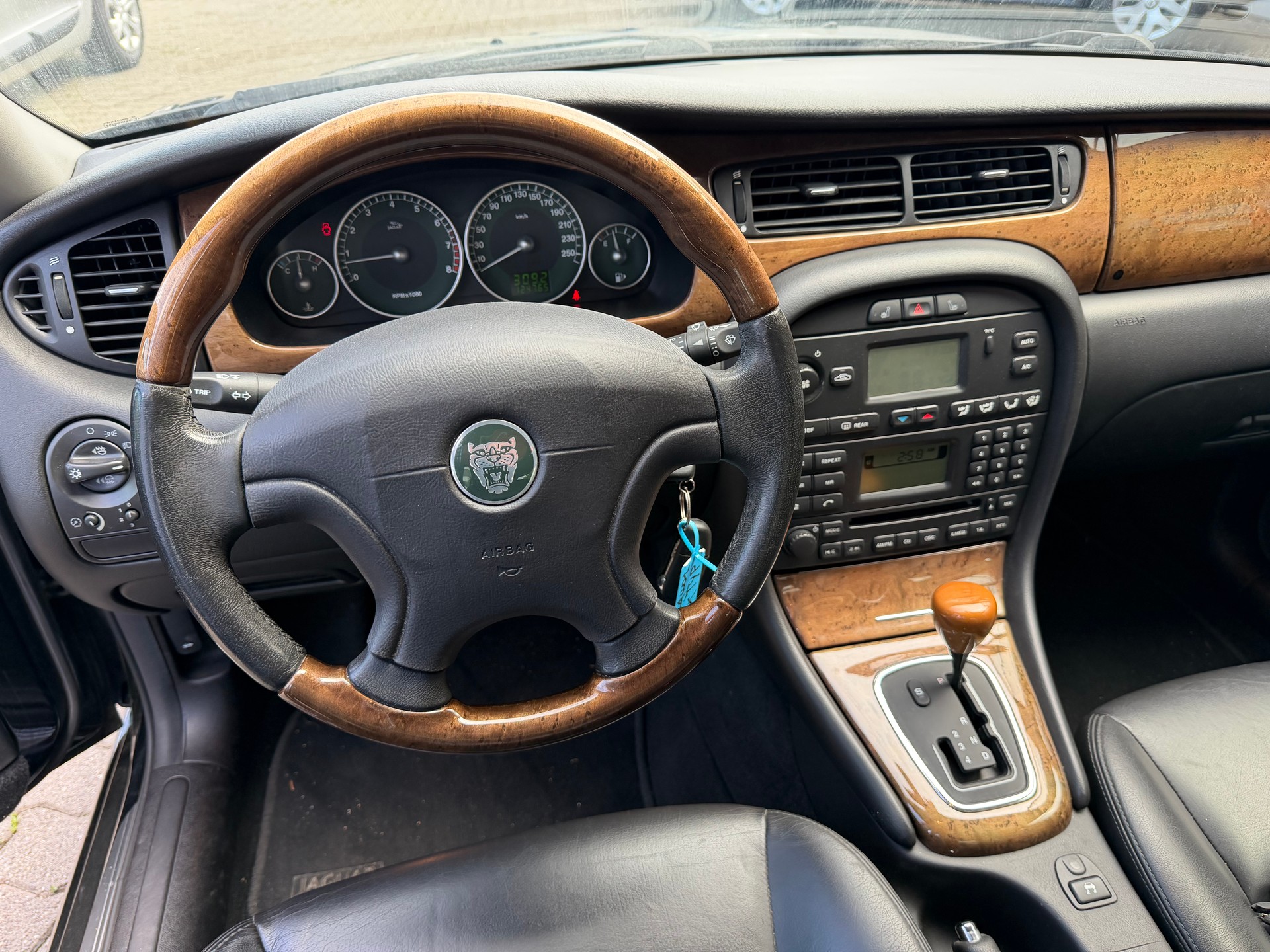 JAGUAR X-Type 2.0 V6 Classic-image-6
