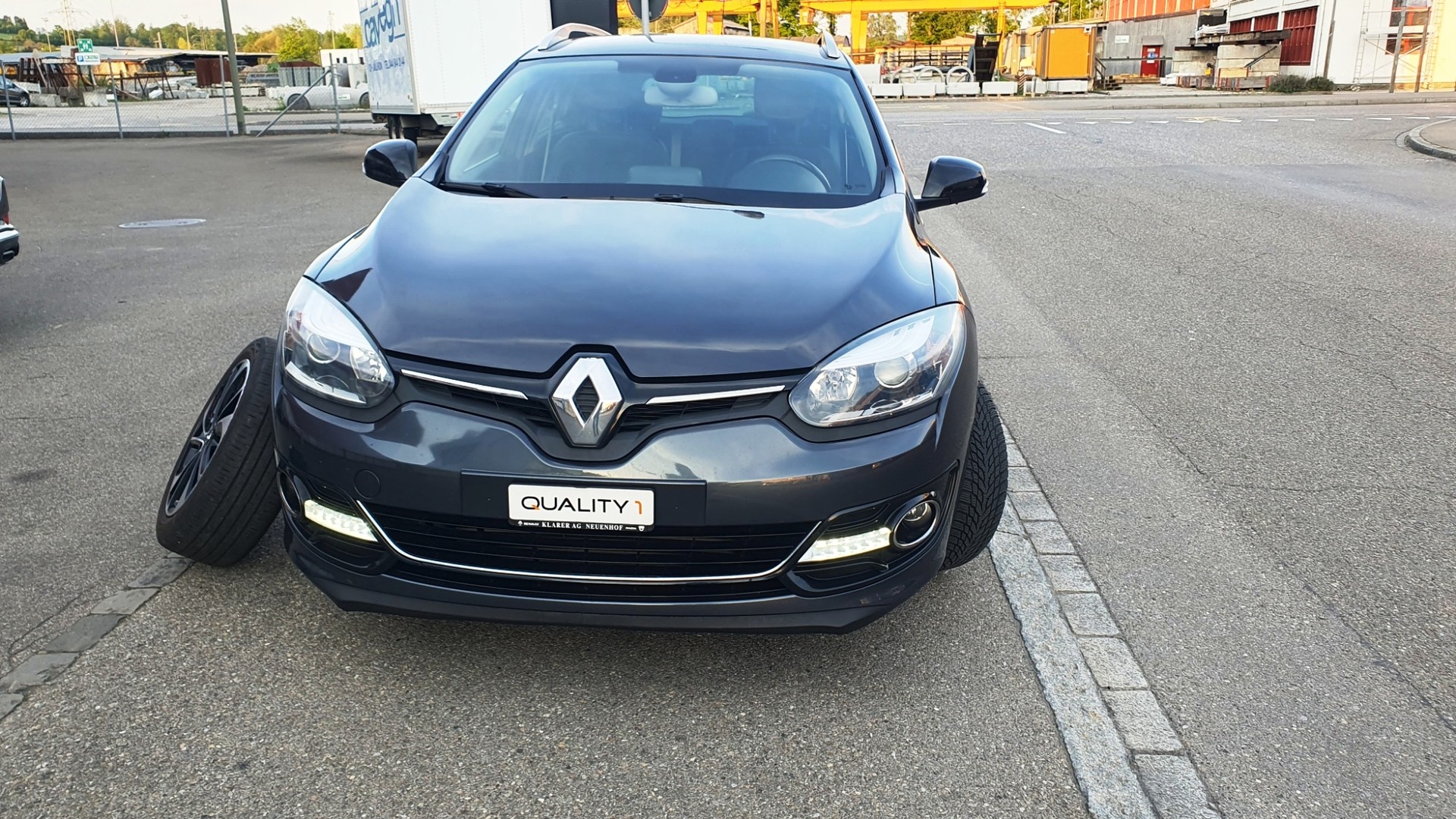 RENAULT Mégane Grandtour 1.2 16V Turbo Bose EDC-image-3