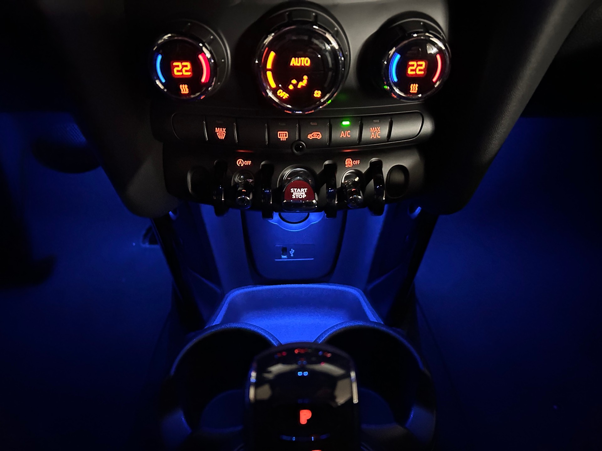 MINI Cooper S Cabriolet DKG-CH Fahrzeug-Face Lift Modell mit digitalem Tacho--image-9