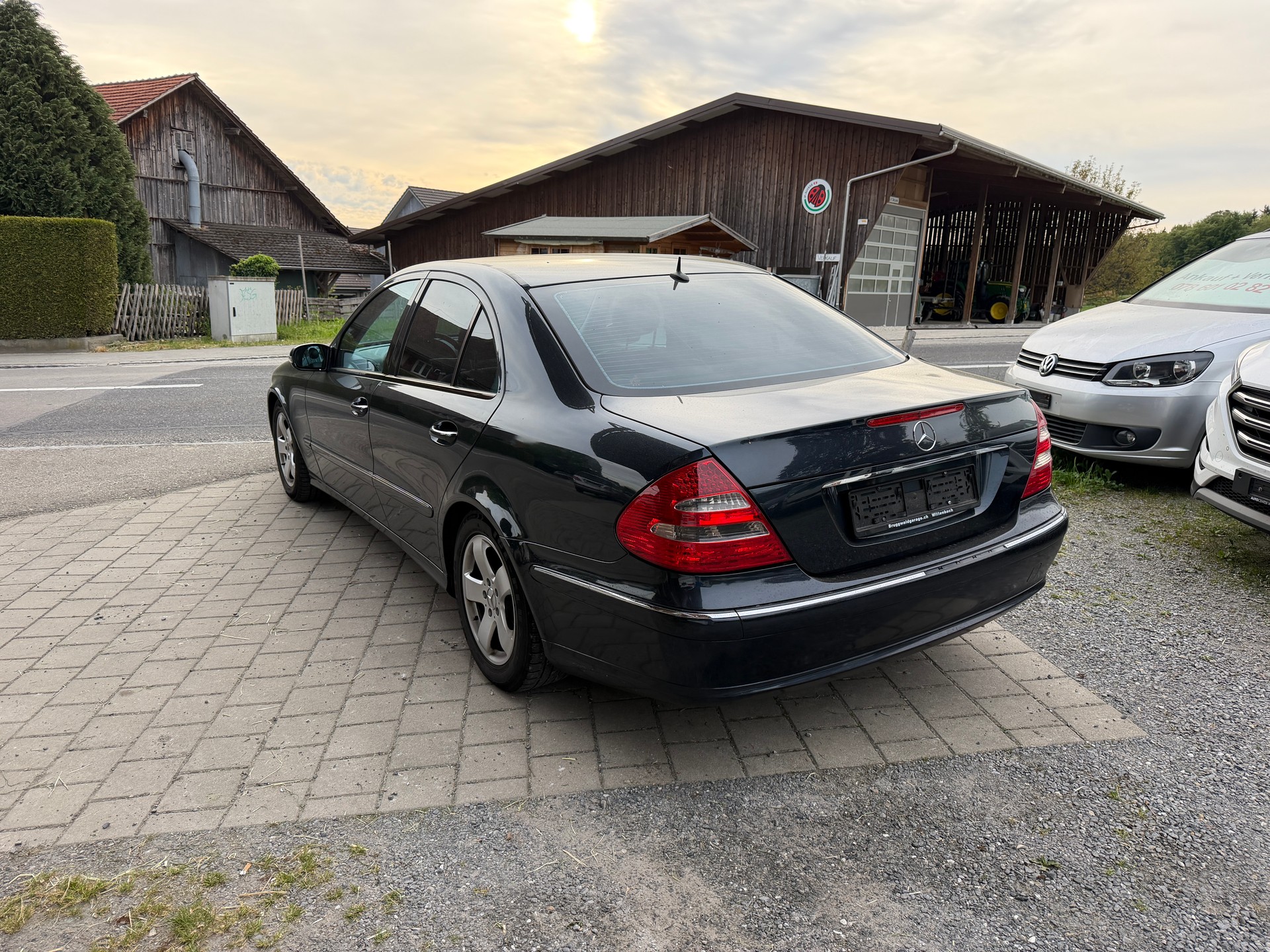 MERCEDES-BENZ E 240 Avantgarde-image-3