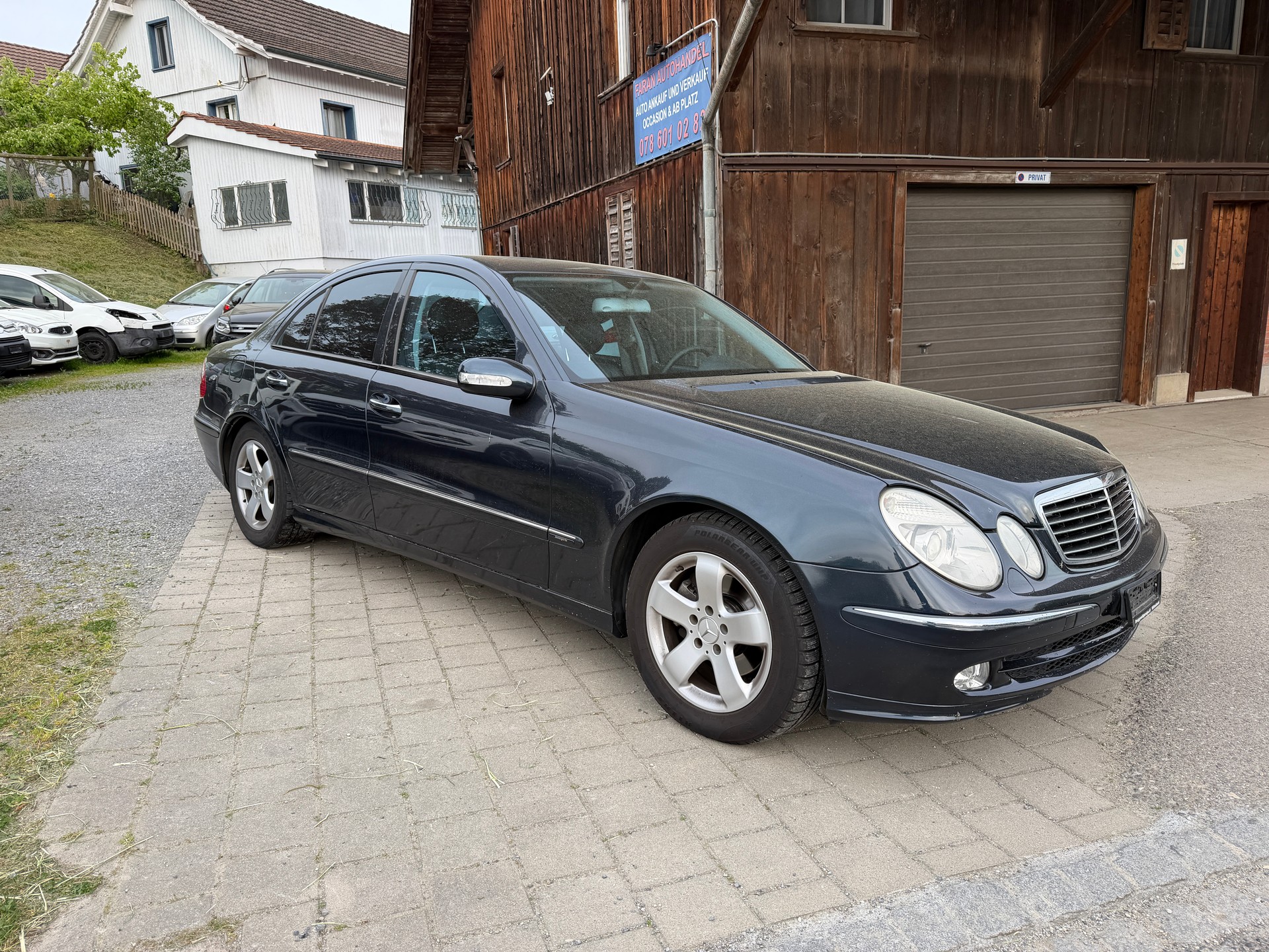 MERCEDES-BENZ E 240 Avantgarde-image-7