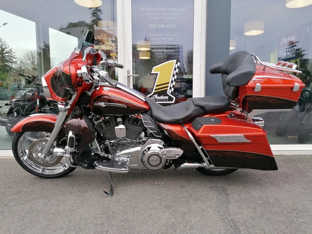 HARLEY-DAVIDSON FLHXSE Street Glide ABS CVO-image-2