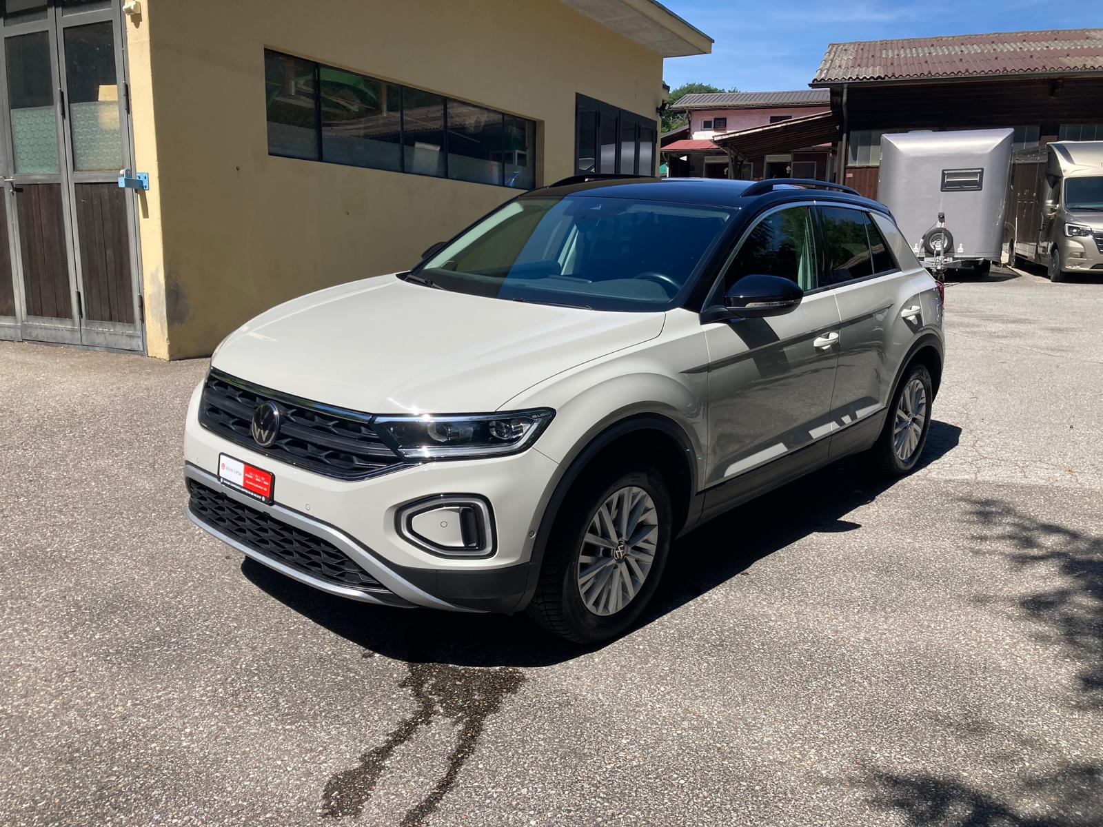 VW T-Roc 1.5 TSI EVO Life DSG-showroom-element-2