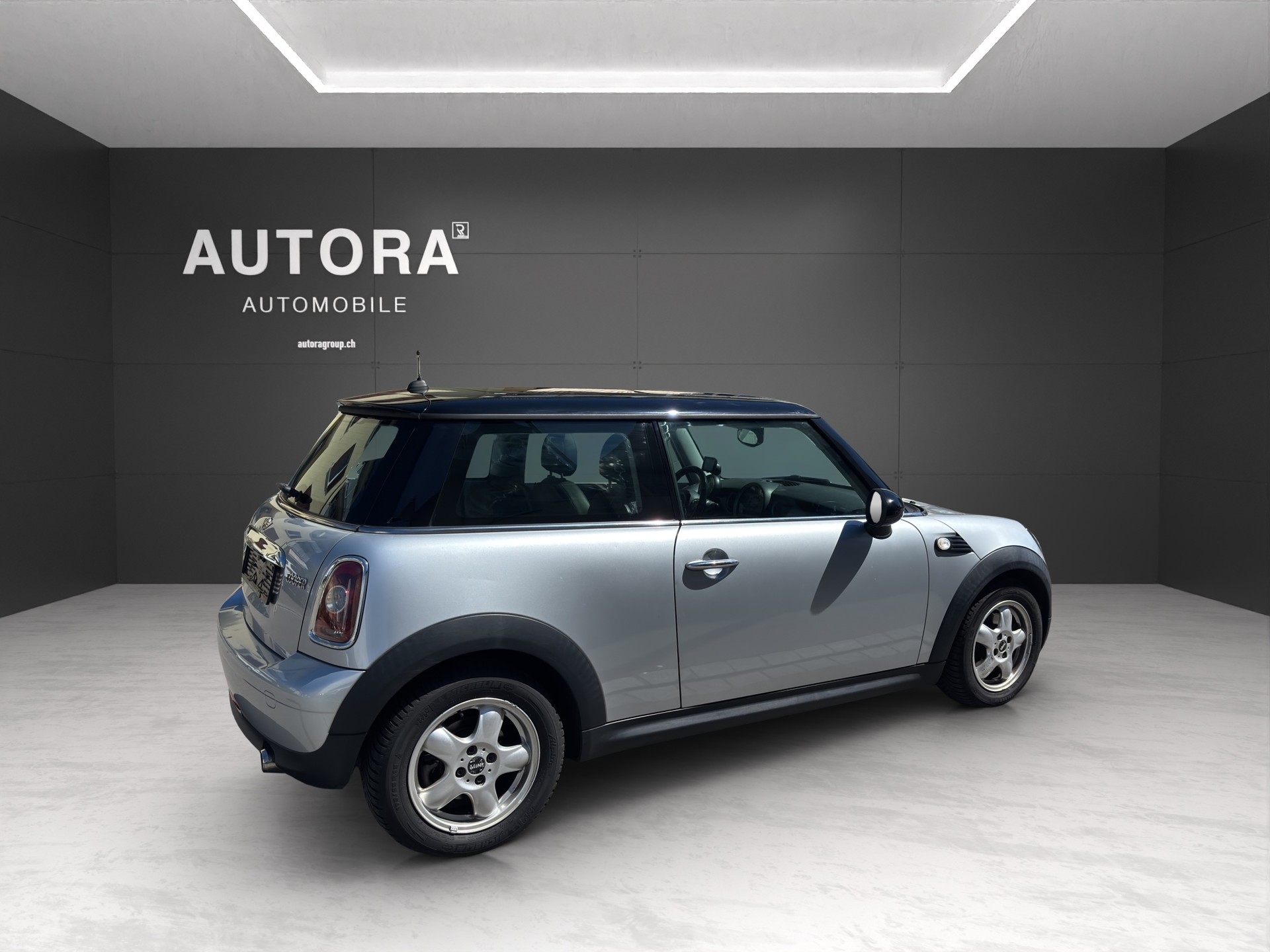 MINI R56 Cooper 1.6-image-2