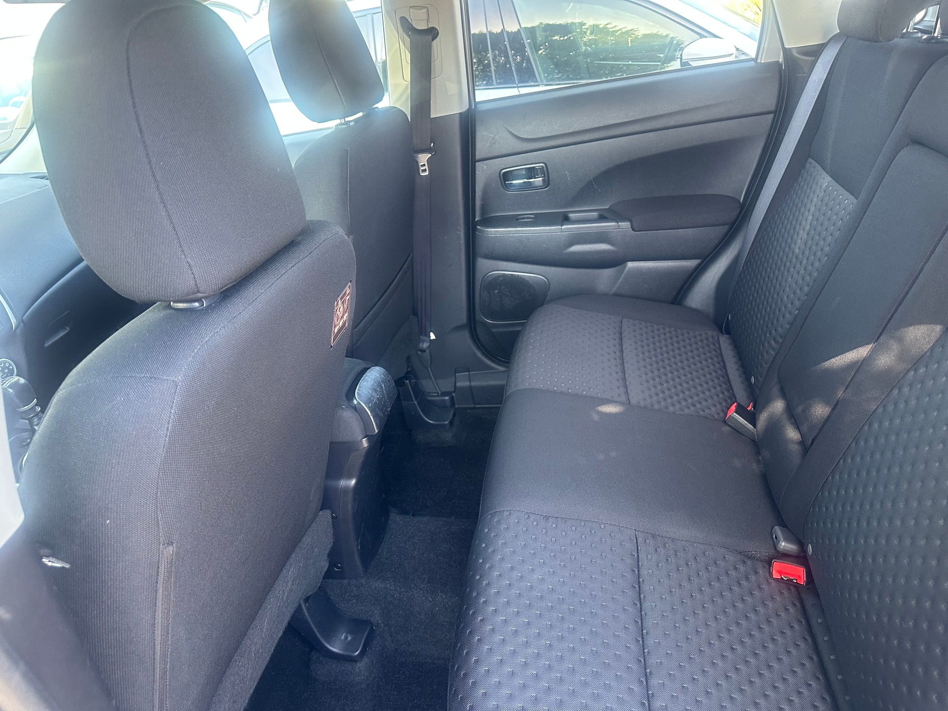 MITSUBISHI ASX 1.8 DID Invite 4WD-image-8