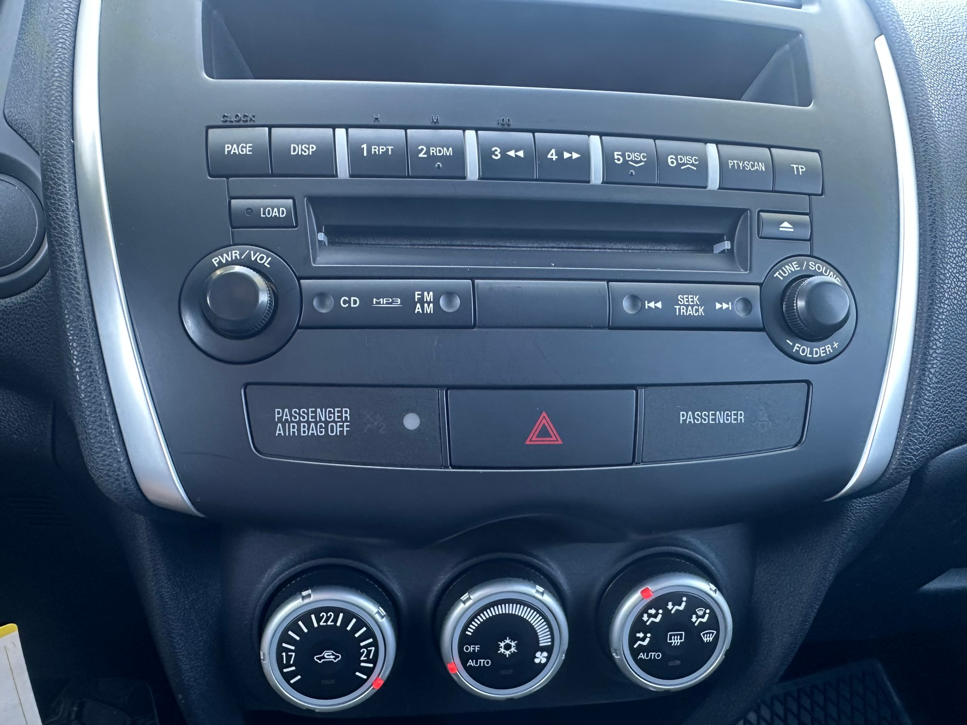 MITSUBISHI ASX 1.8 DID Invite 4WD-image-9