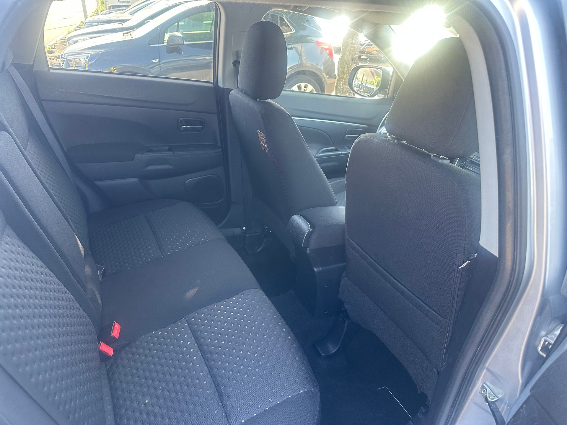 MITSUBISHI ASX 1.8 DID Invite 4WD-image-10