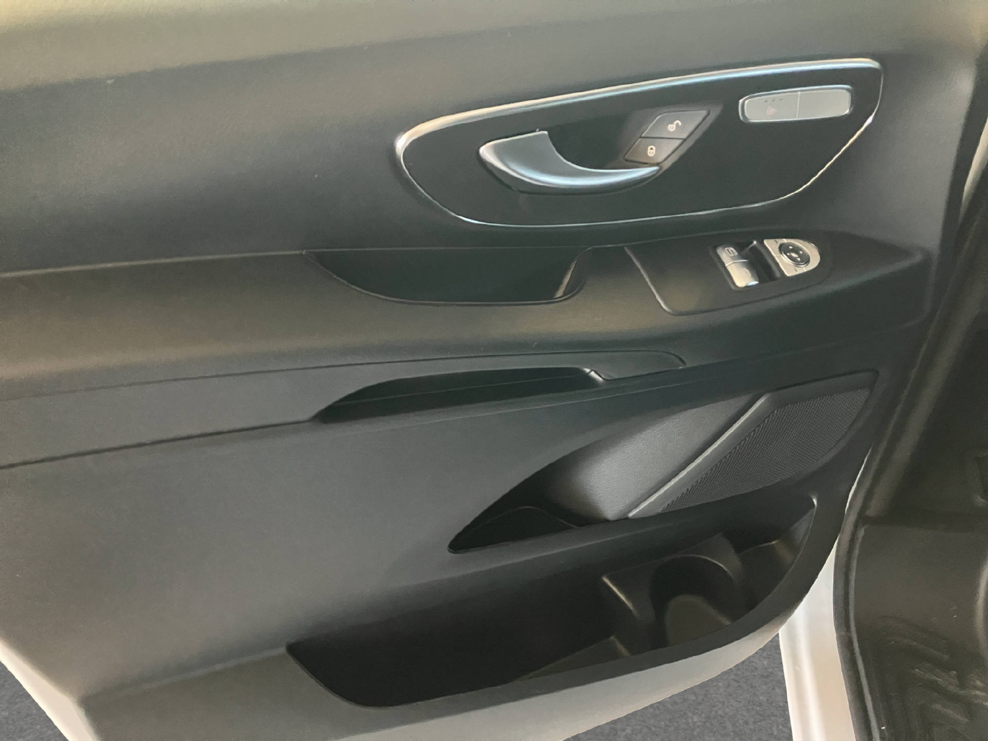 MERCEDES-BENZ Vito 116 Kombi L Select Family-image-11