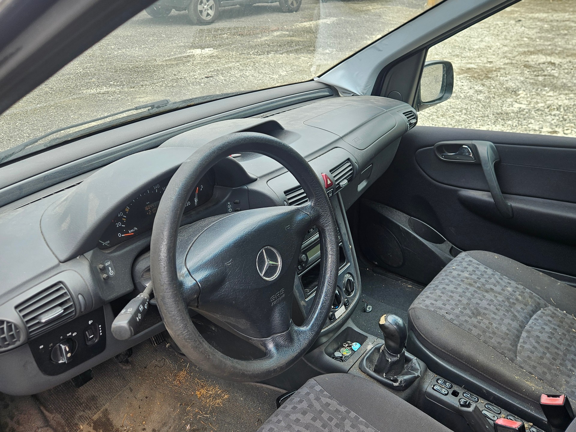 MERCEDES-BENZ Vaneo 1.9i Imagination-image-6