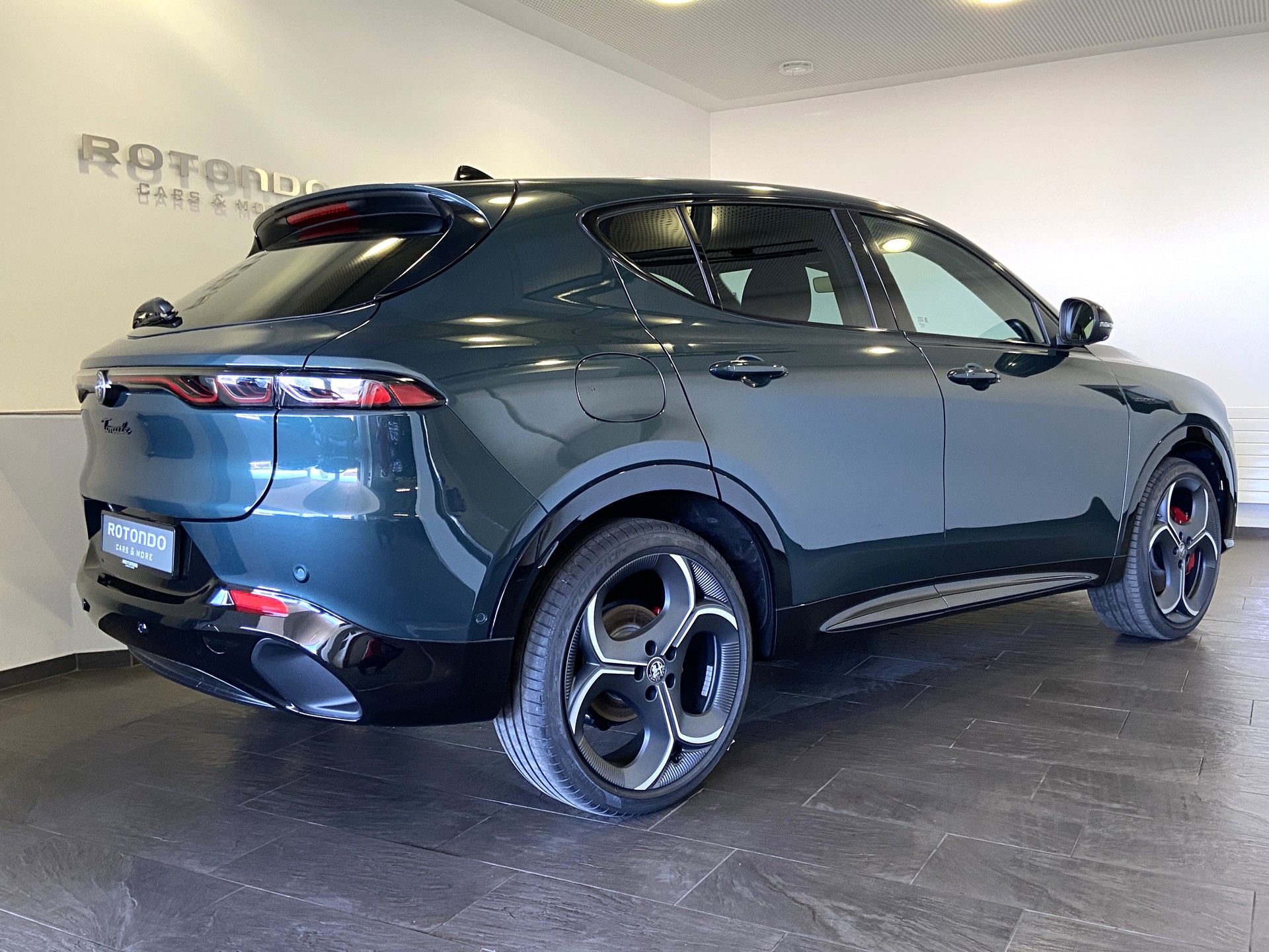 ALFA ROMEO Tonale 1.5 Hybrid Veloce Tech Premium MY26-showroom-element-1