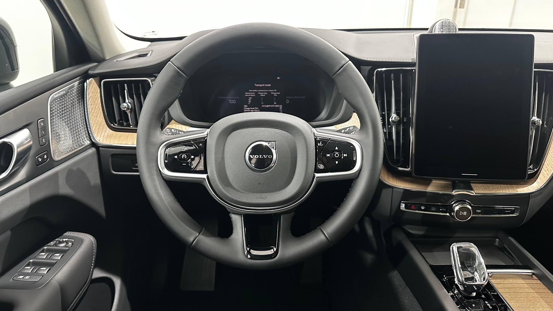 VOLVO XC60 2.0 T8 TE Ultra Dark eAWD-image-12