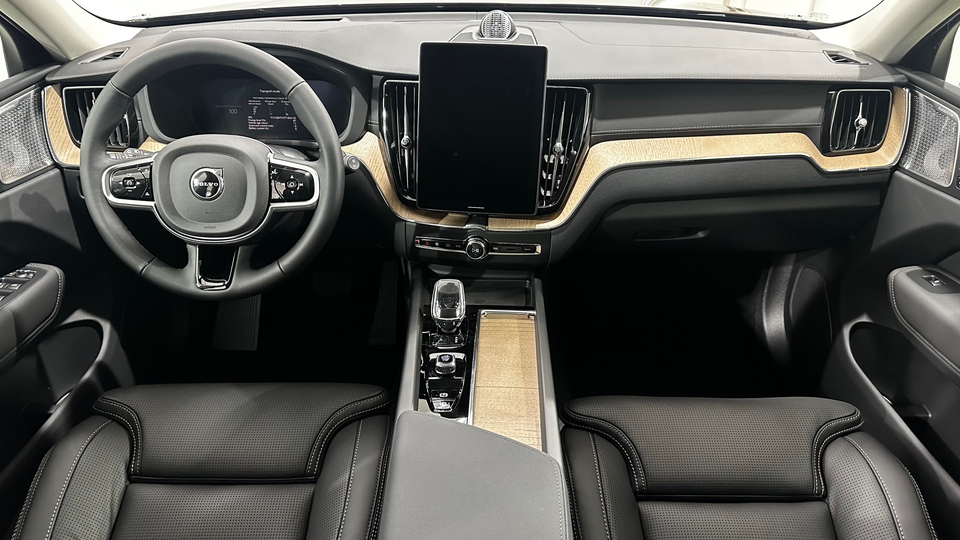 VOLVO XC60 2.0 T8 TE Ultra Dark eAWD-image-4