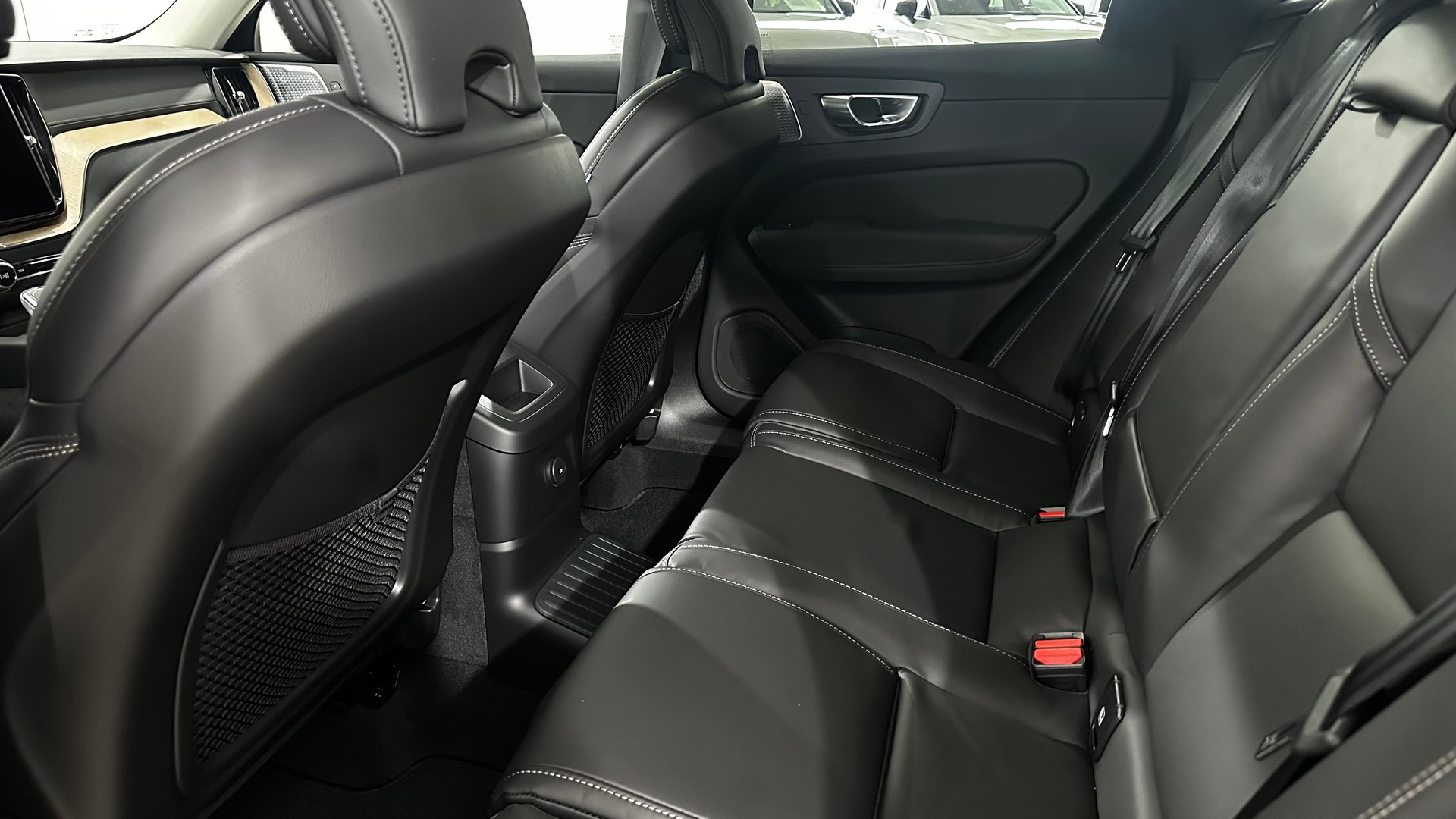 VOLVO XC60 2.0 T8 TE Ultra Dark eAWD-image-5