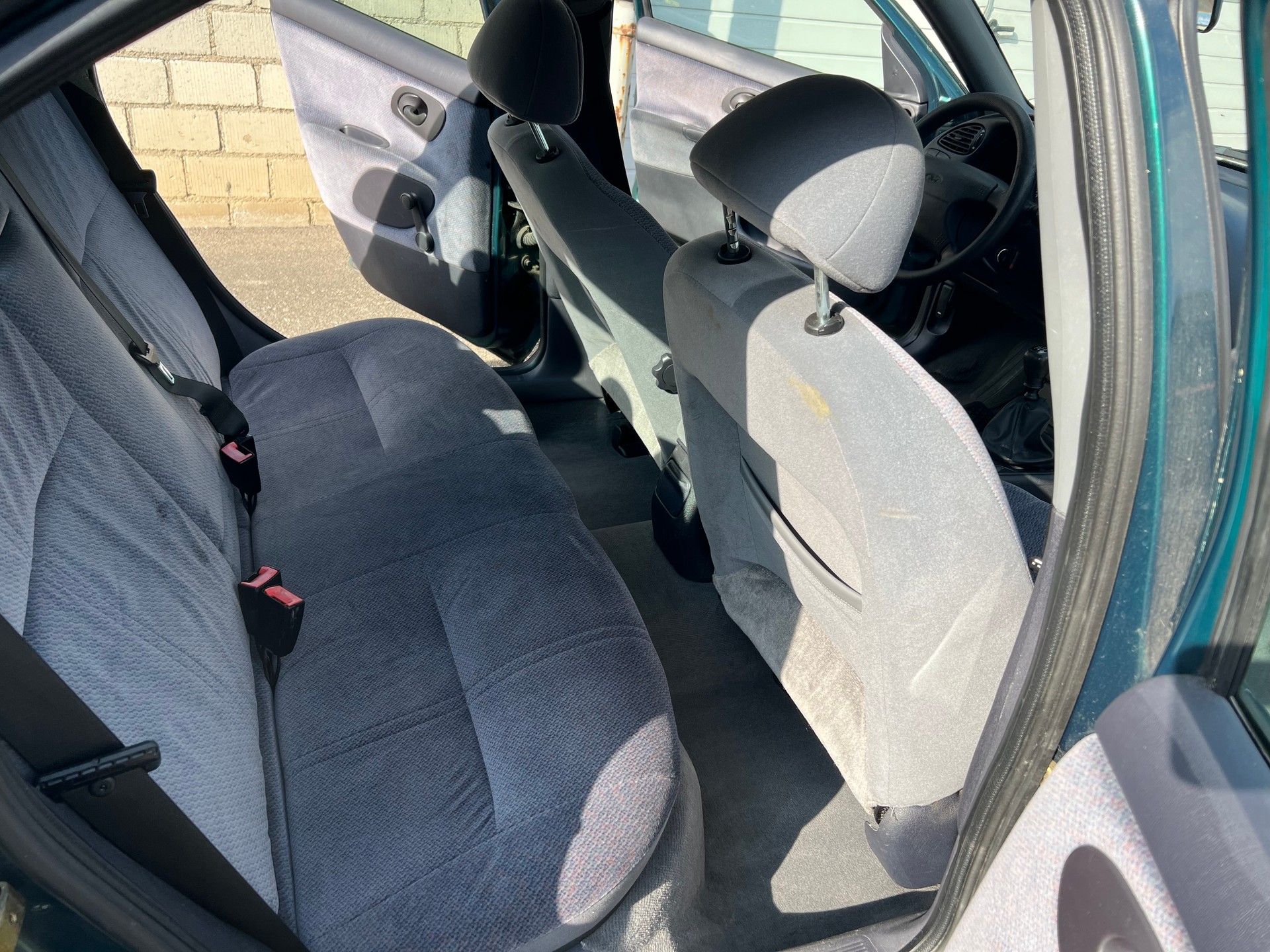 FORD Mondeo 2.0i Ghia-image-5