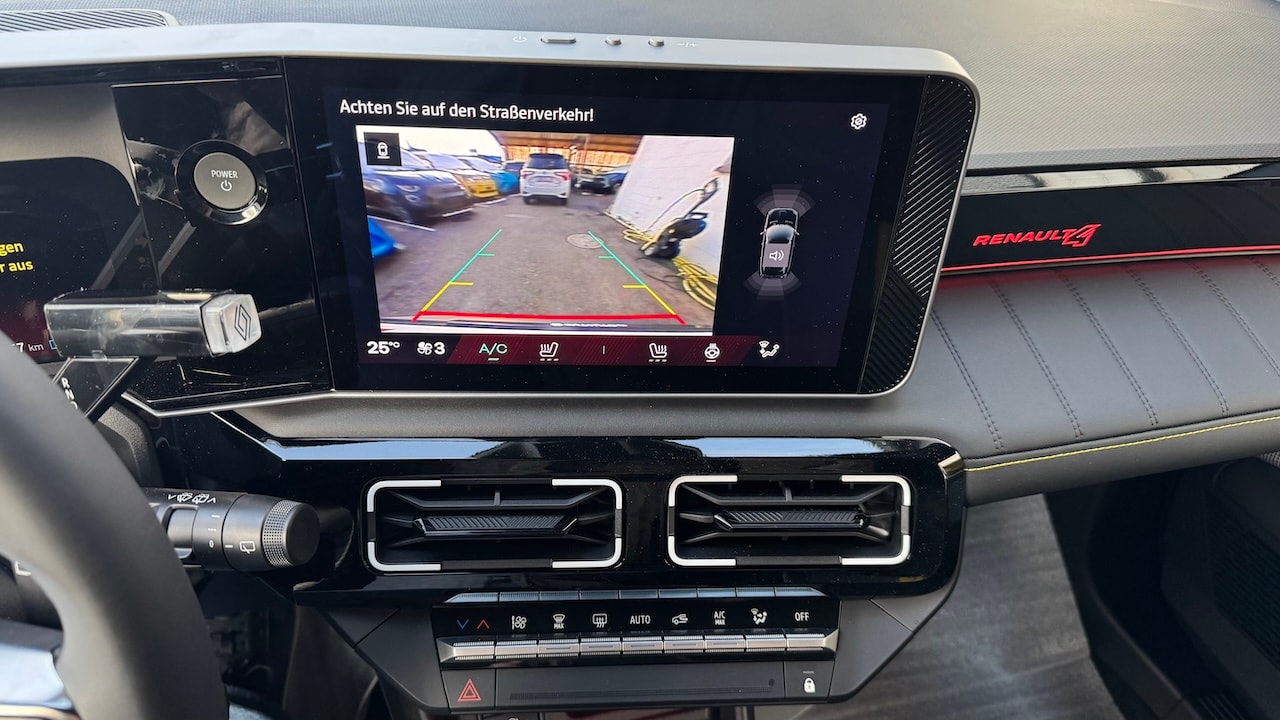 RENAULT R4 E-Tech Comfort Range 52 kWh Iconic-image-17