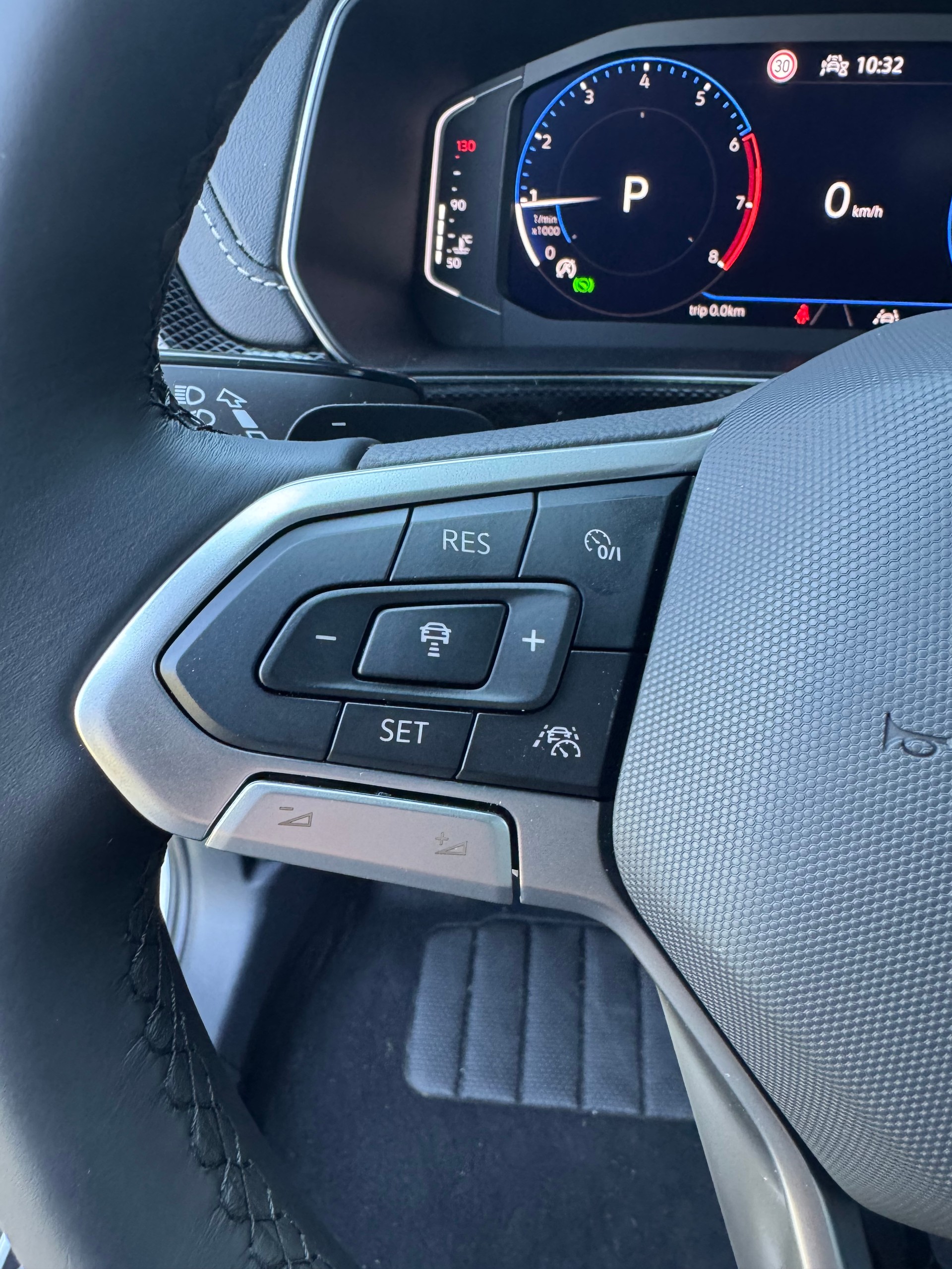 VW T-Cross 1.5 TSI EVO ACT R-Line DSG 150 PS mit Anhängerkupplung und 4 Jahren Garantie mit 39 % Rabatt !-showroom-element-3