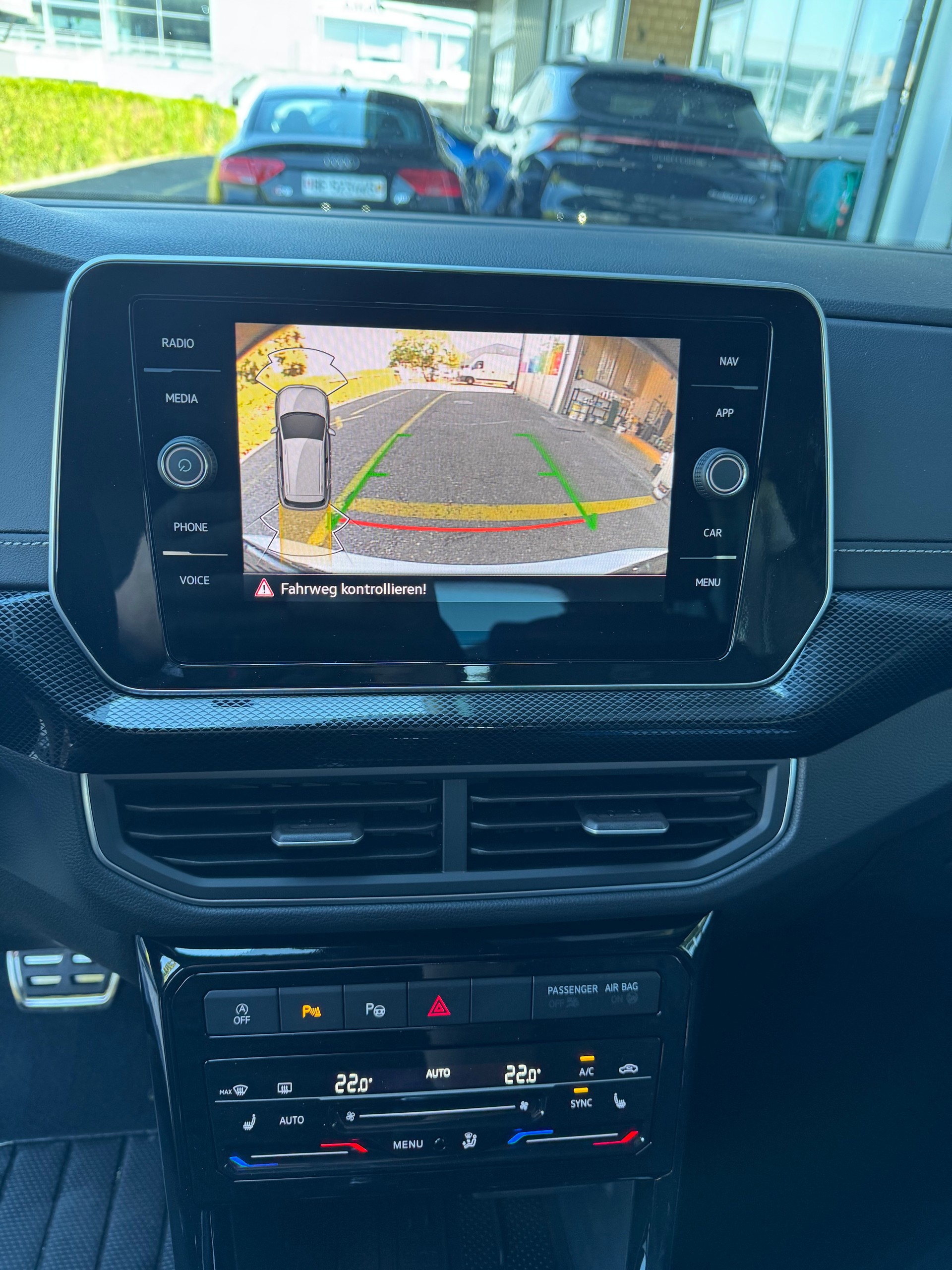 VW T-Cross 1.5 TSI EVO ACT R-Line DSG 150 PS mit Anhängerkupplung und 4 Jahren Garantie mit 39 % Rabatt !-image-8