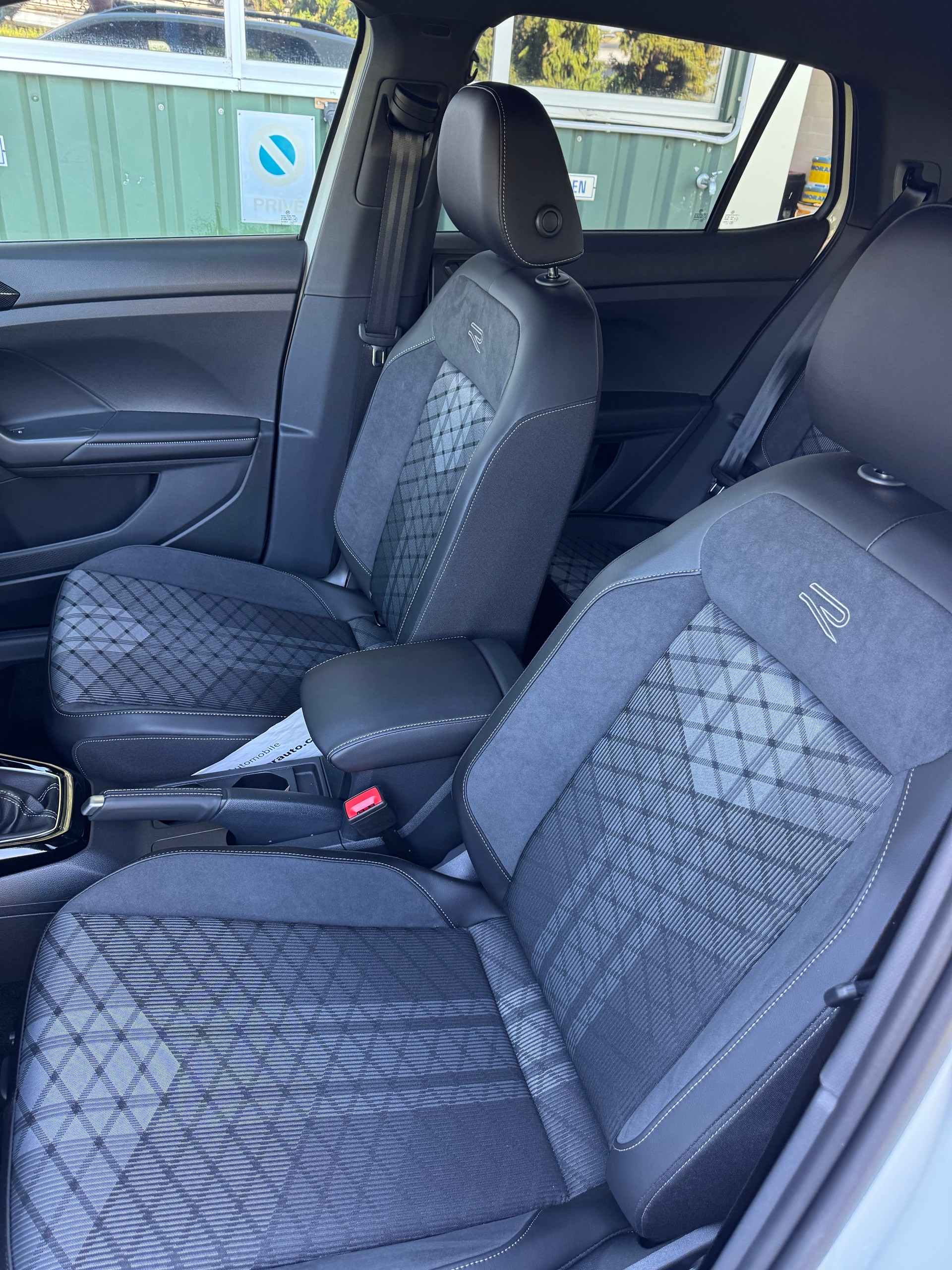 VW T-Cross 1.5 TSI EVO ACT R-Line DSG 150 PS mit Anhängerkupplung und 4 Jahren Garantie mit 39 % Rabatt !-image-5