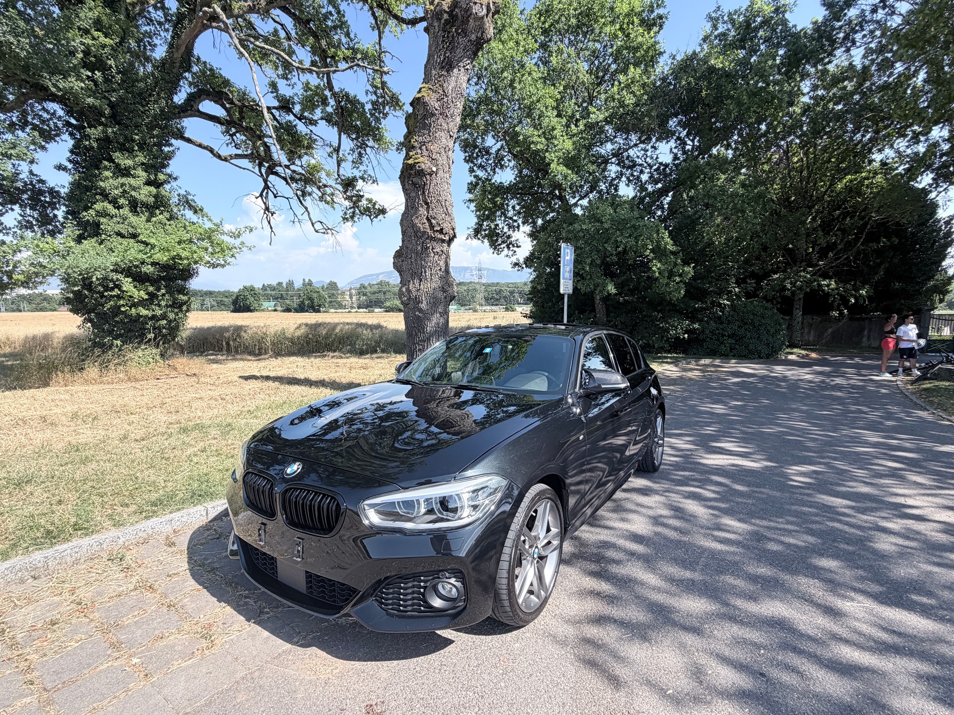 BMW 120d xDrive M Sport Steptronic-showroom-element-2